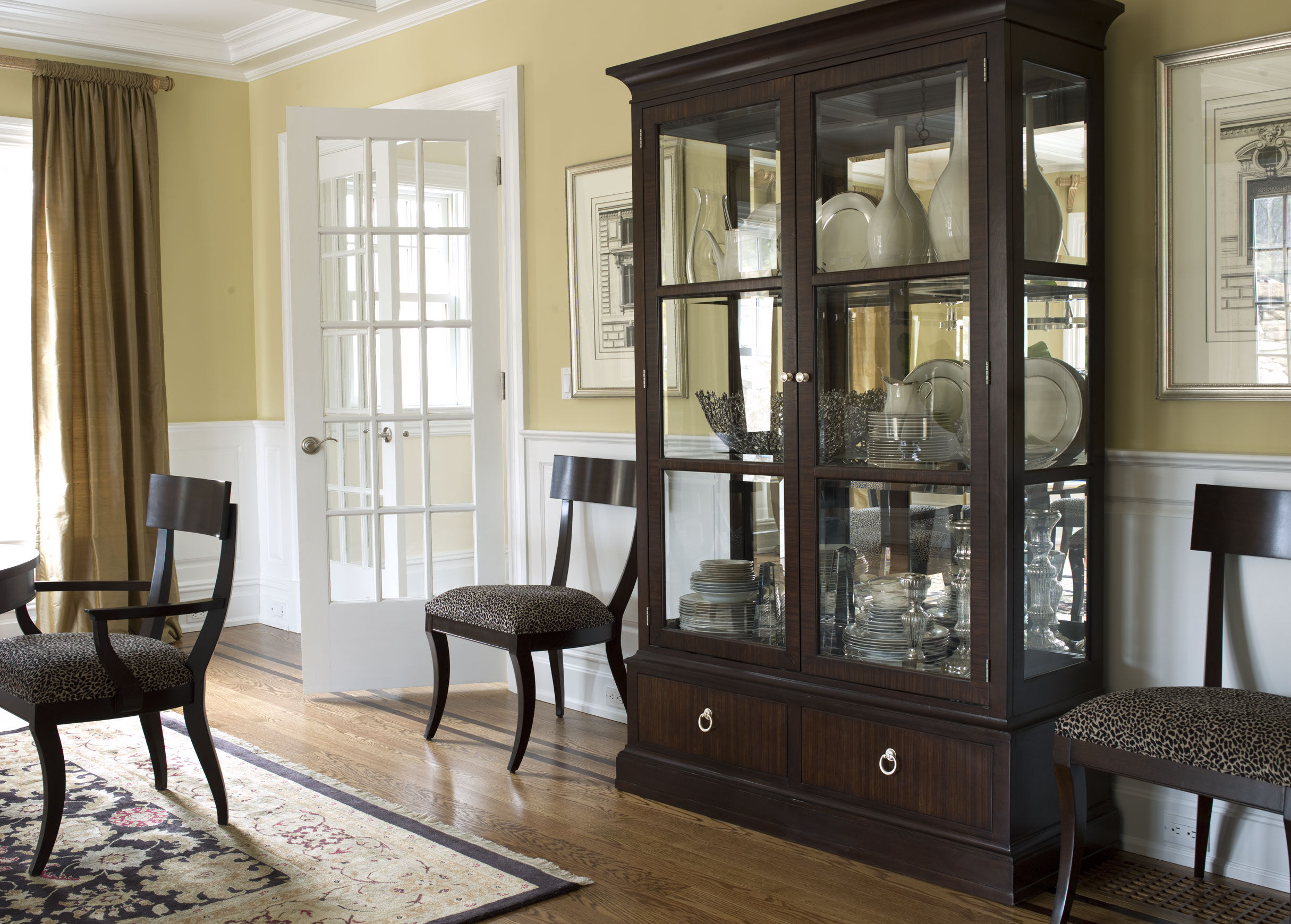 Ethan allen online dining room hutch