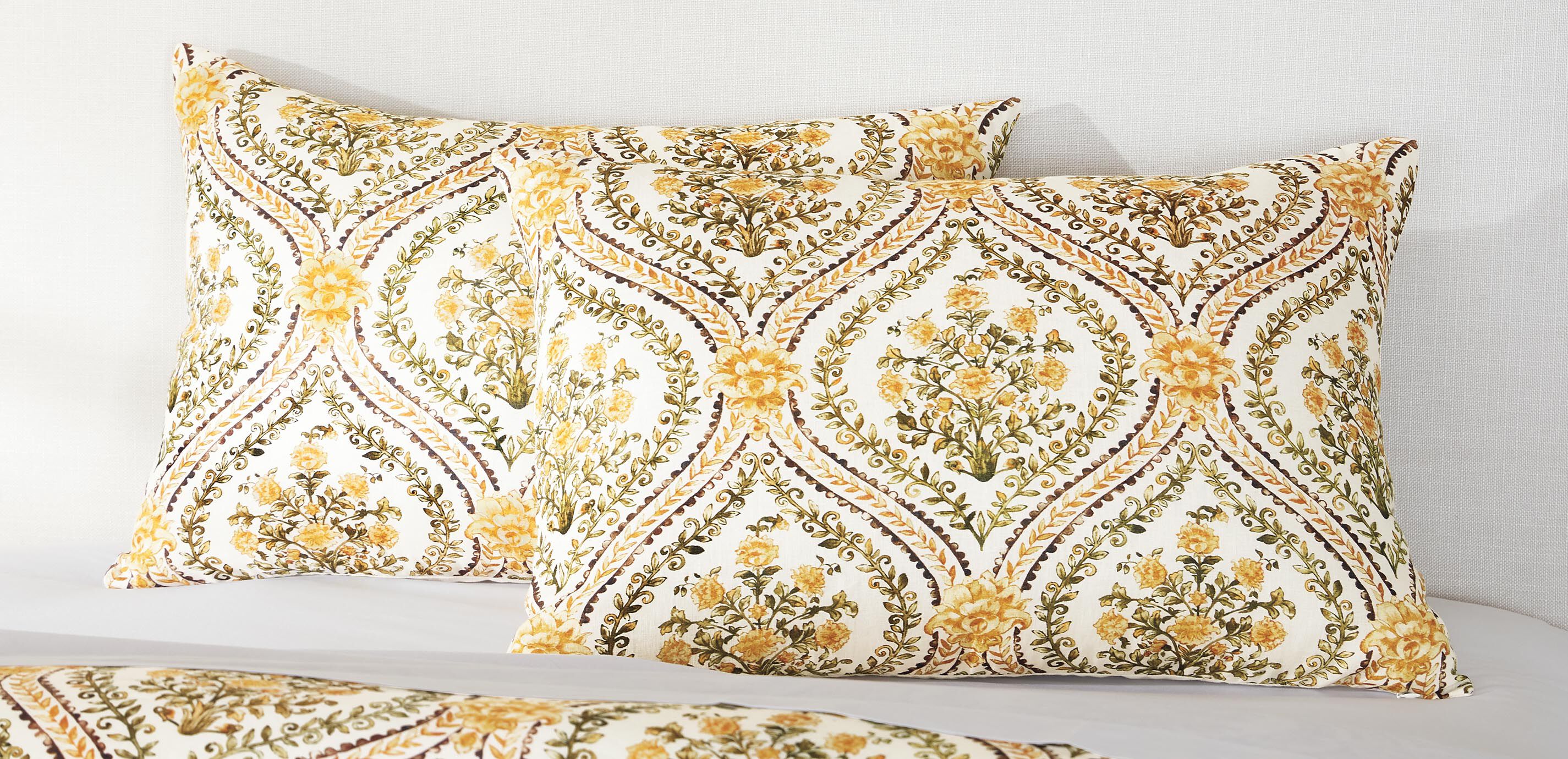 Gold Floral Duvet Cover and Shams Set_3