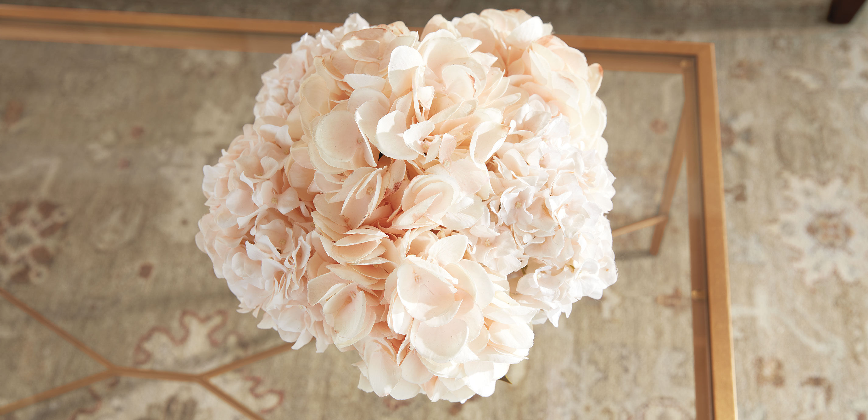 Hydrangea Bouquet in Cut-Glass Vase_5