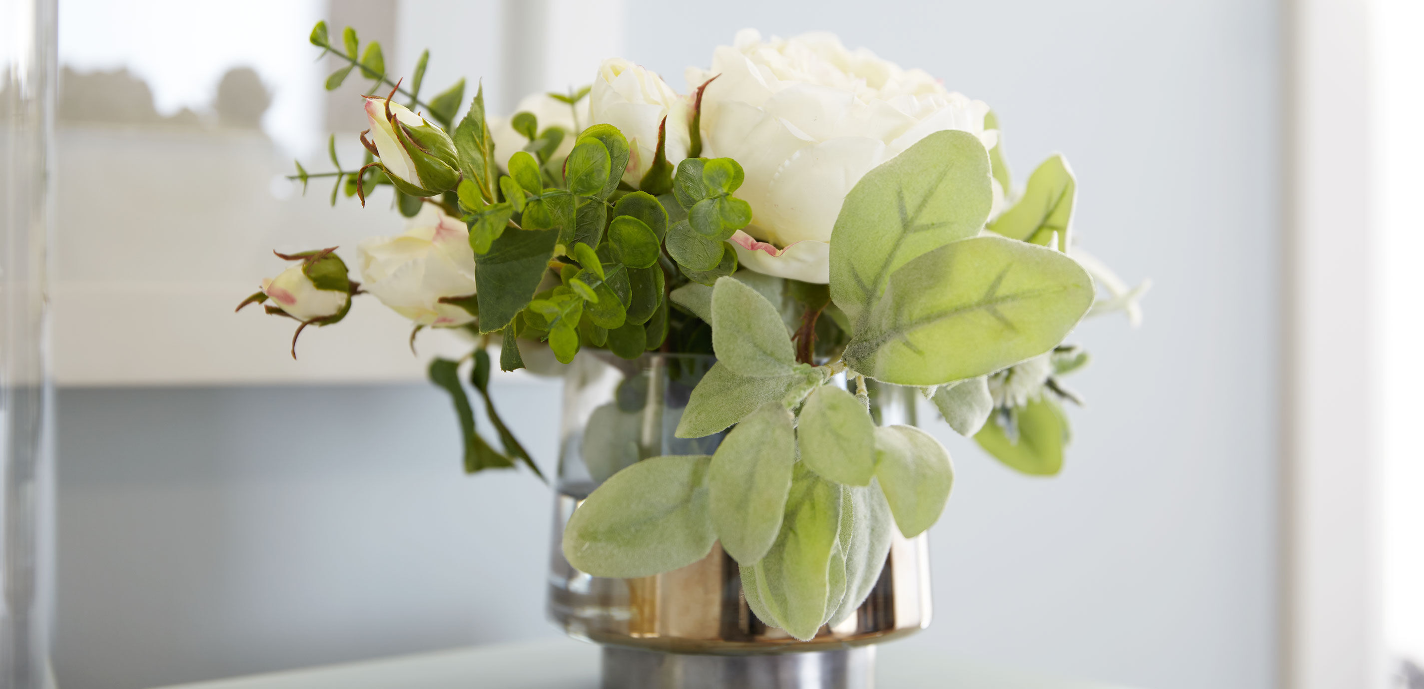 Rose Thistle Mix in Glass Vase_6