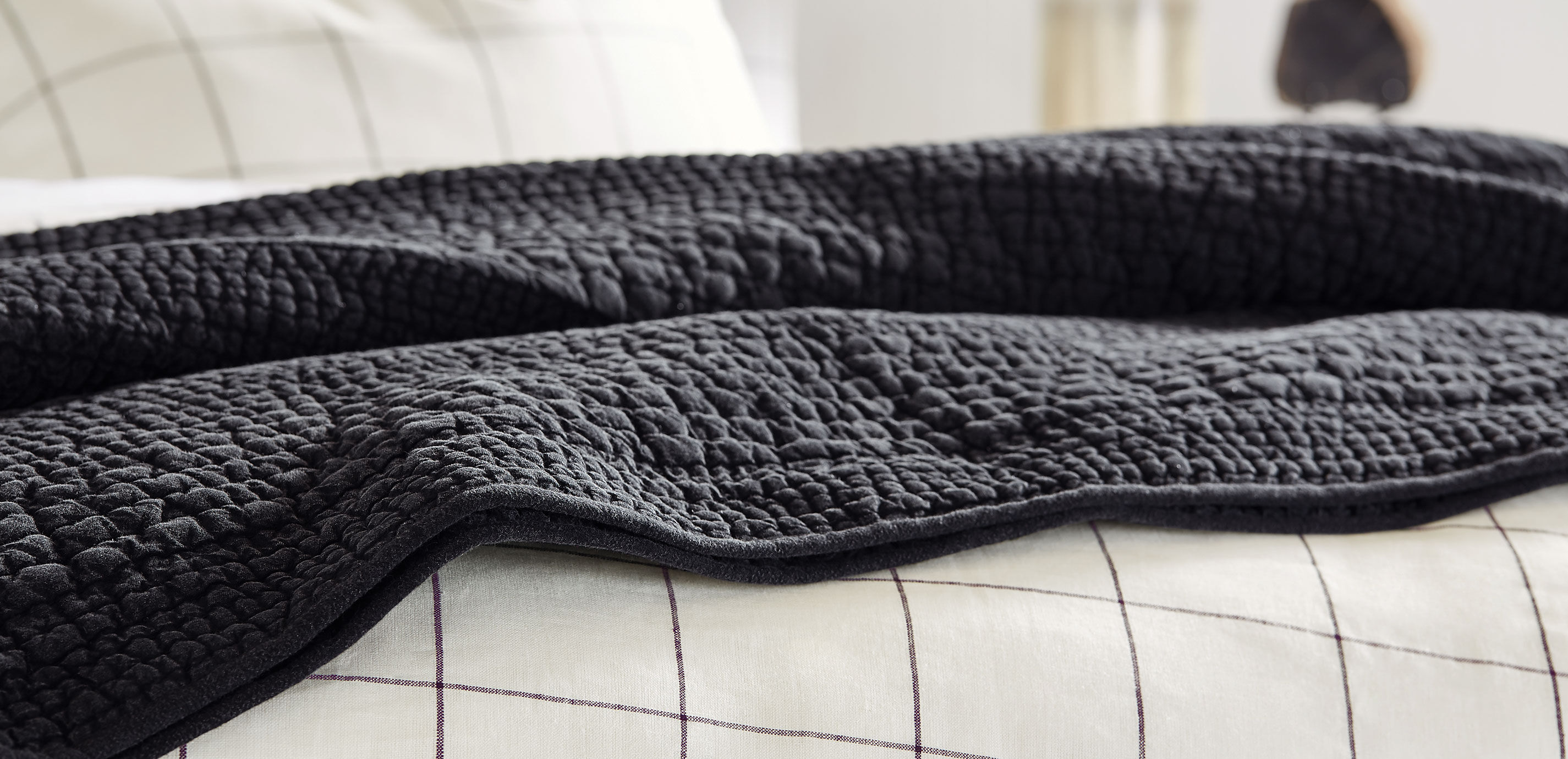 Garment-Dyed Pebble Quilt and Sham_3