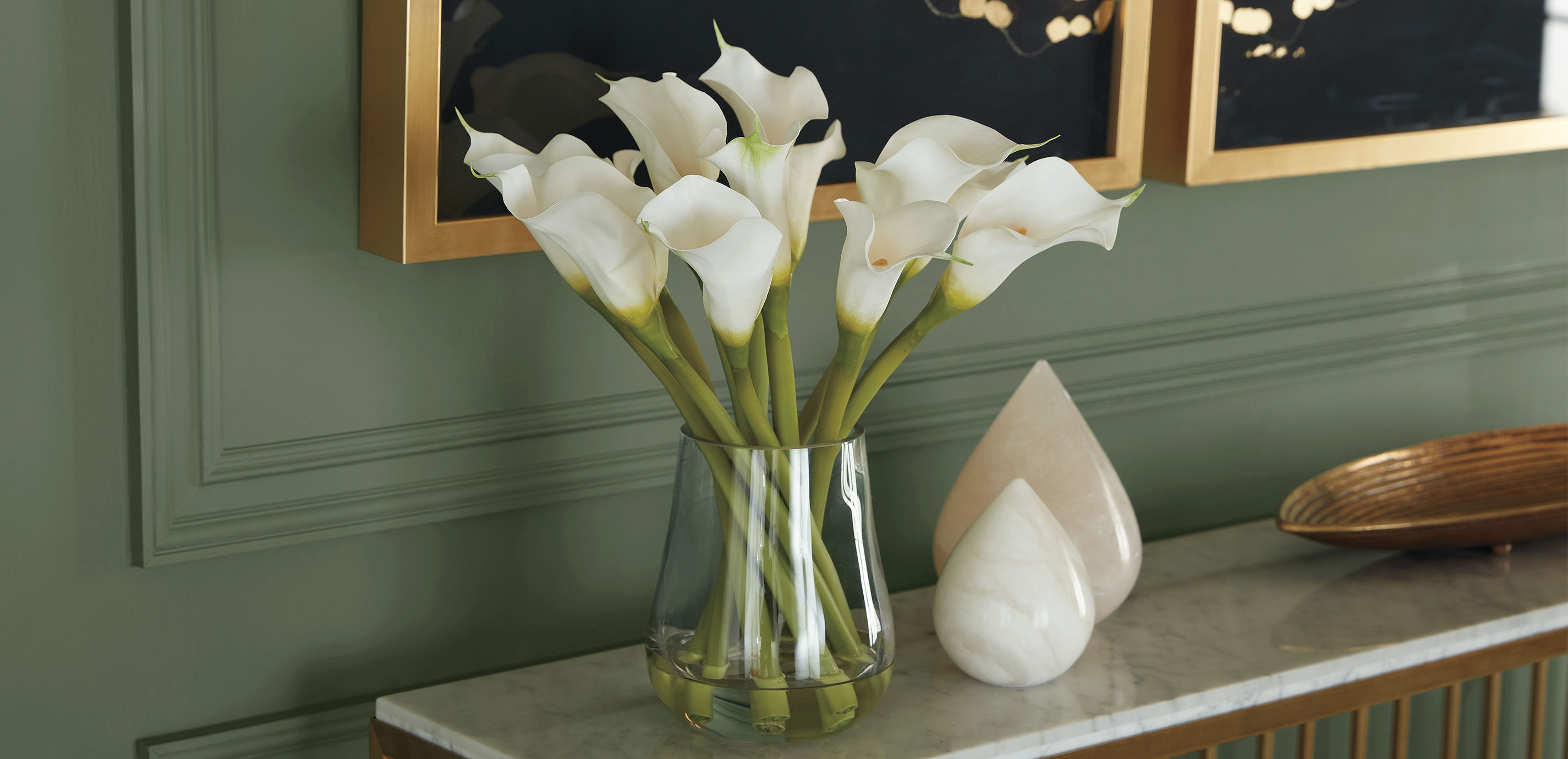 Calla Lily Bouquet in Tapered Glass Vase_3
