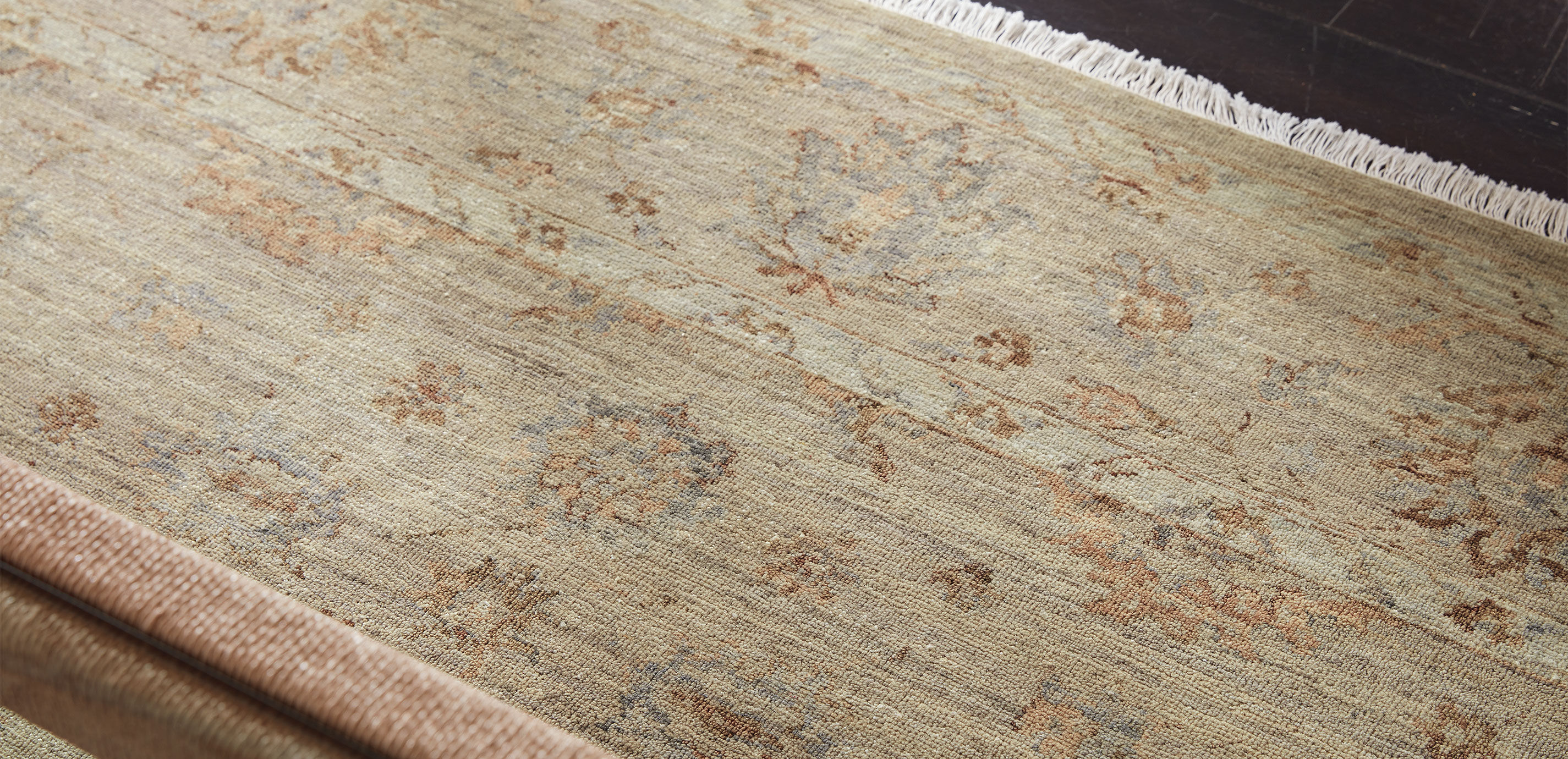 Modern Ziegler Persian-Inspired Rug_10