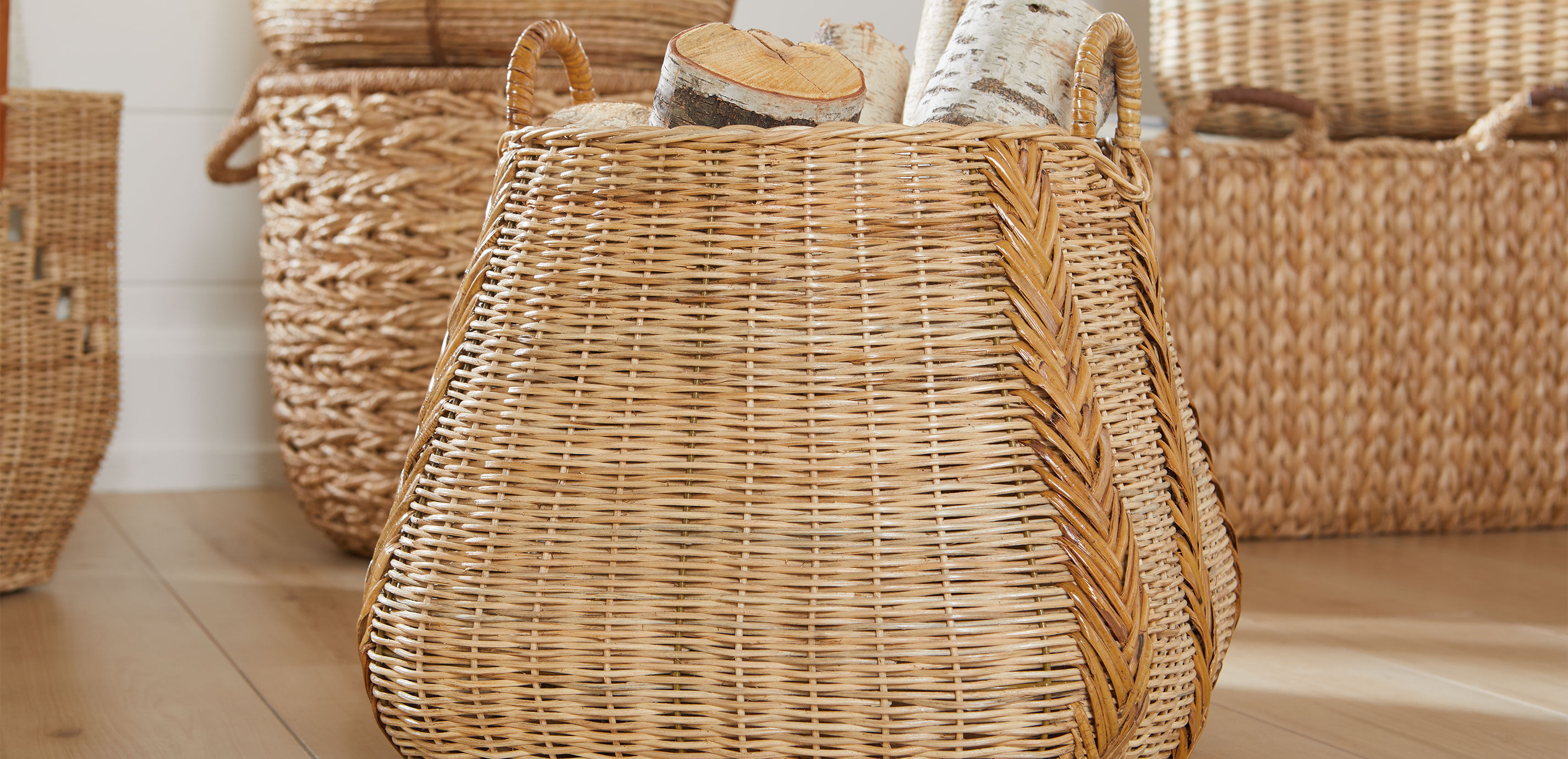 Large Braided Wicker Basket_5