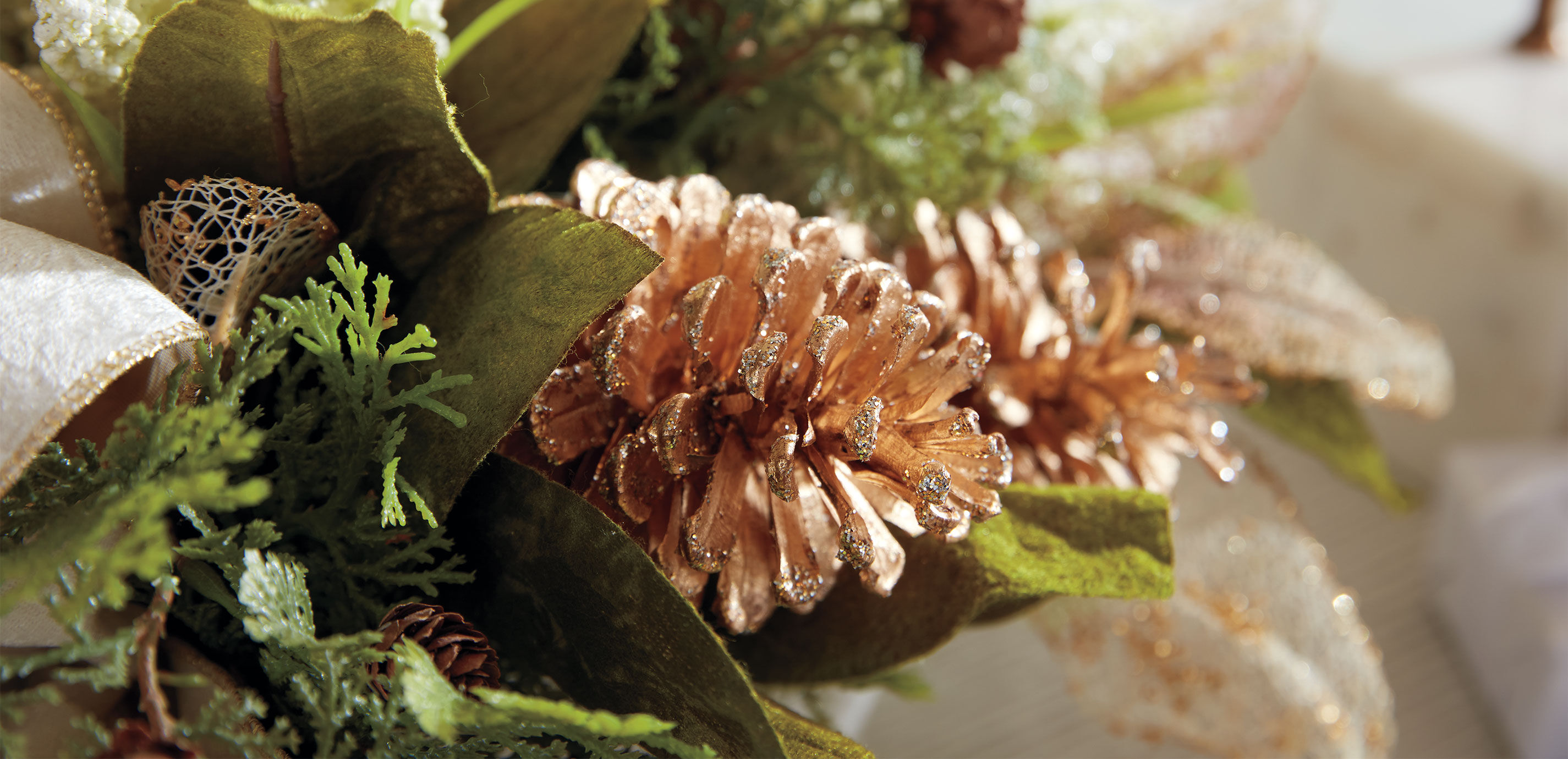 Small Holiday Centerpiece in White Pot_5