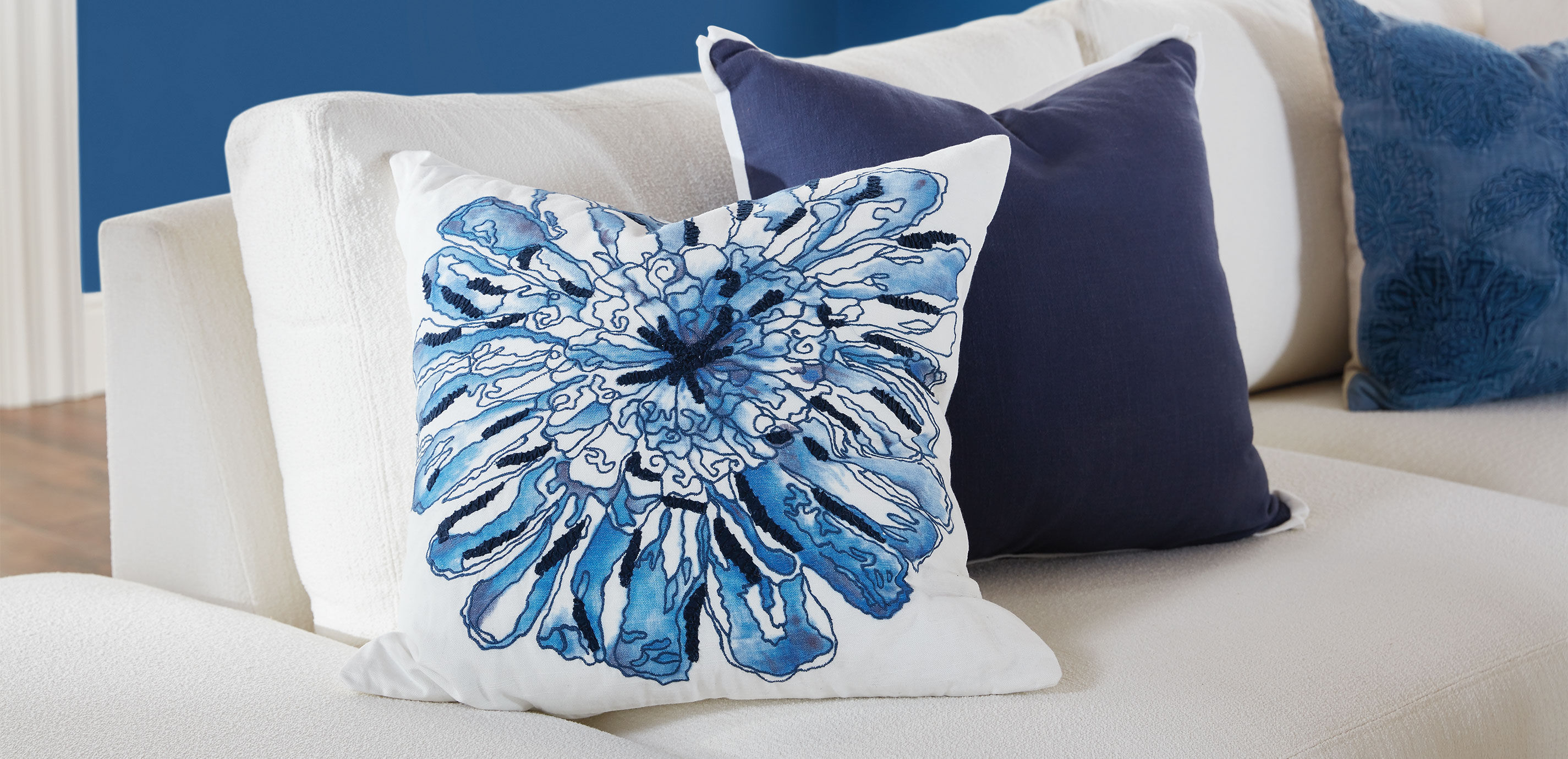 Oversized Bloom Pillow_3