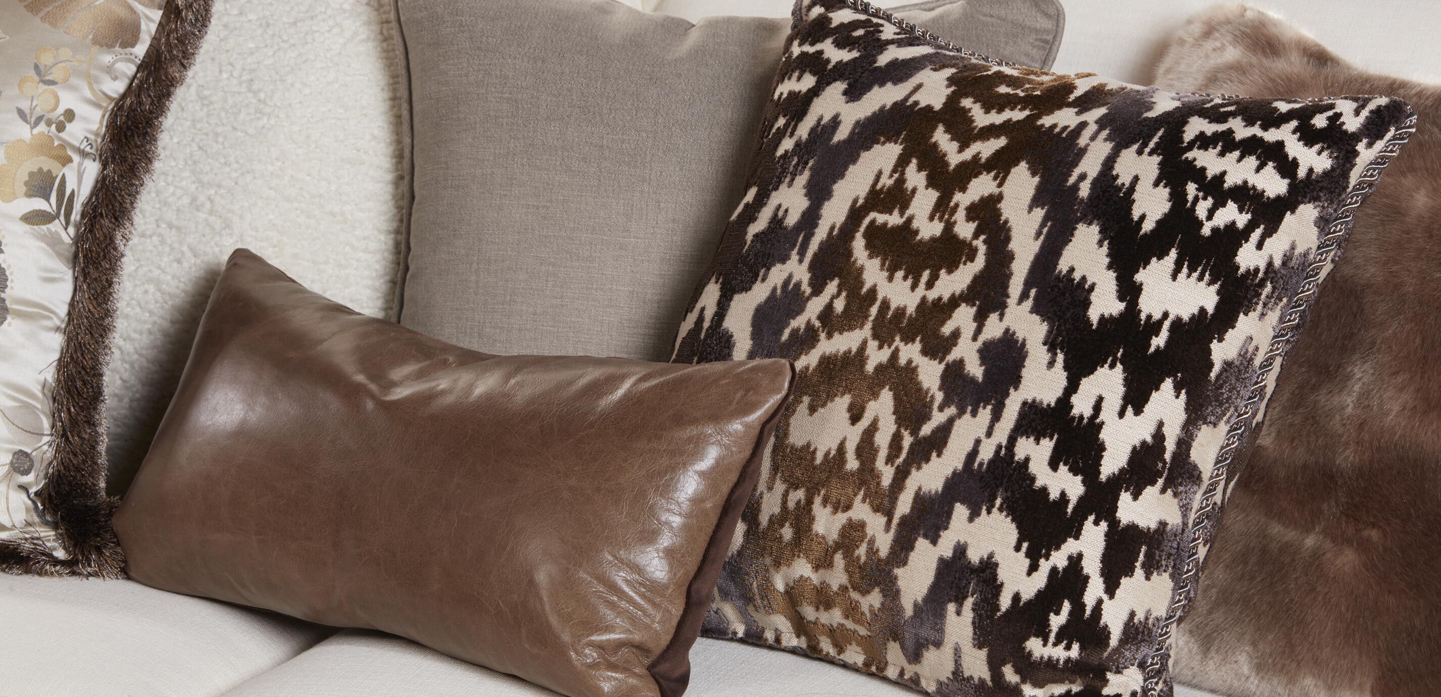 Ombr&eacute; Cut Velvet Pillow_1