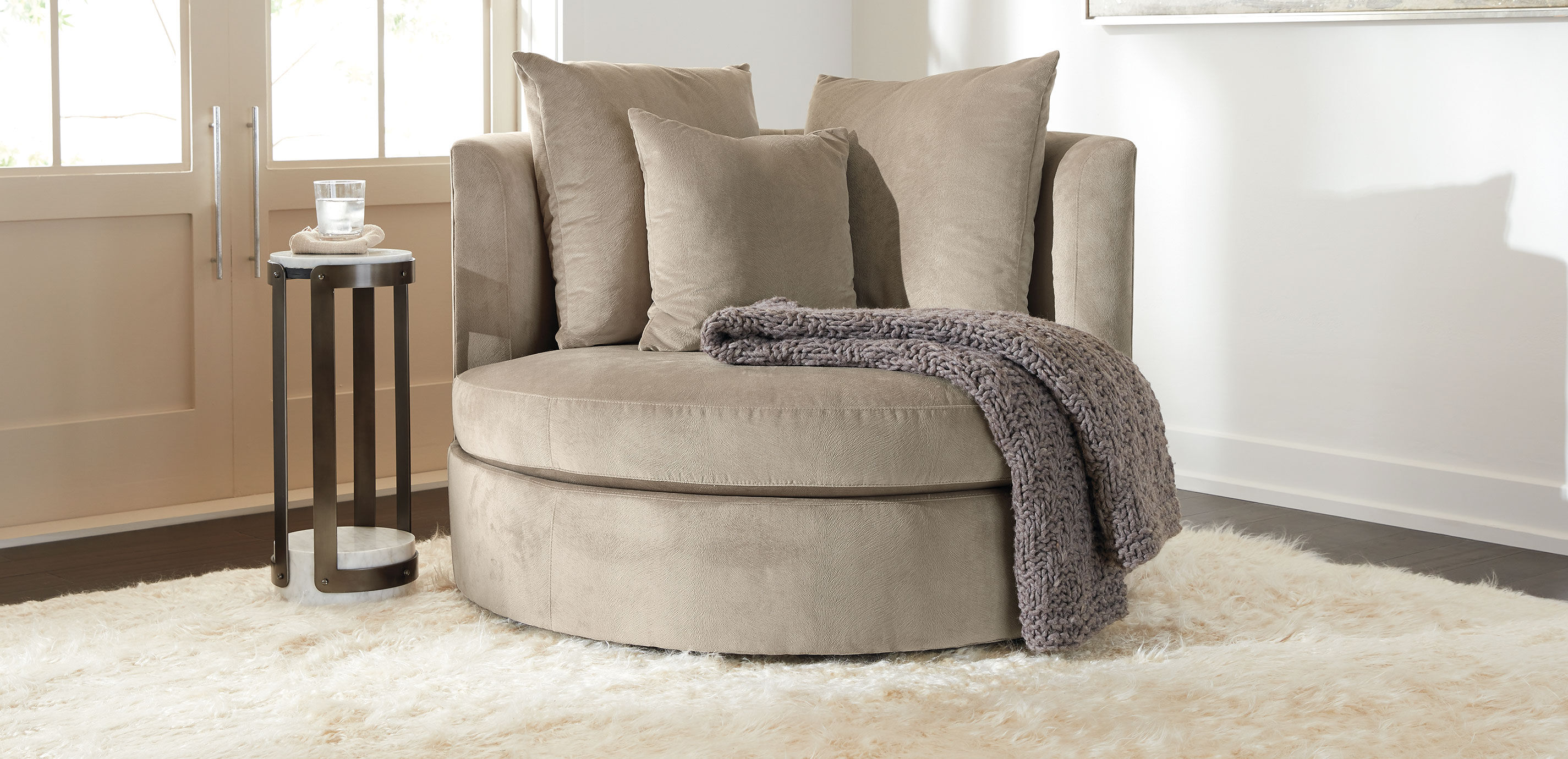 Solenne Swivel Chair_9