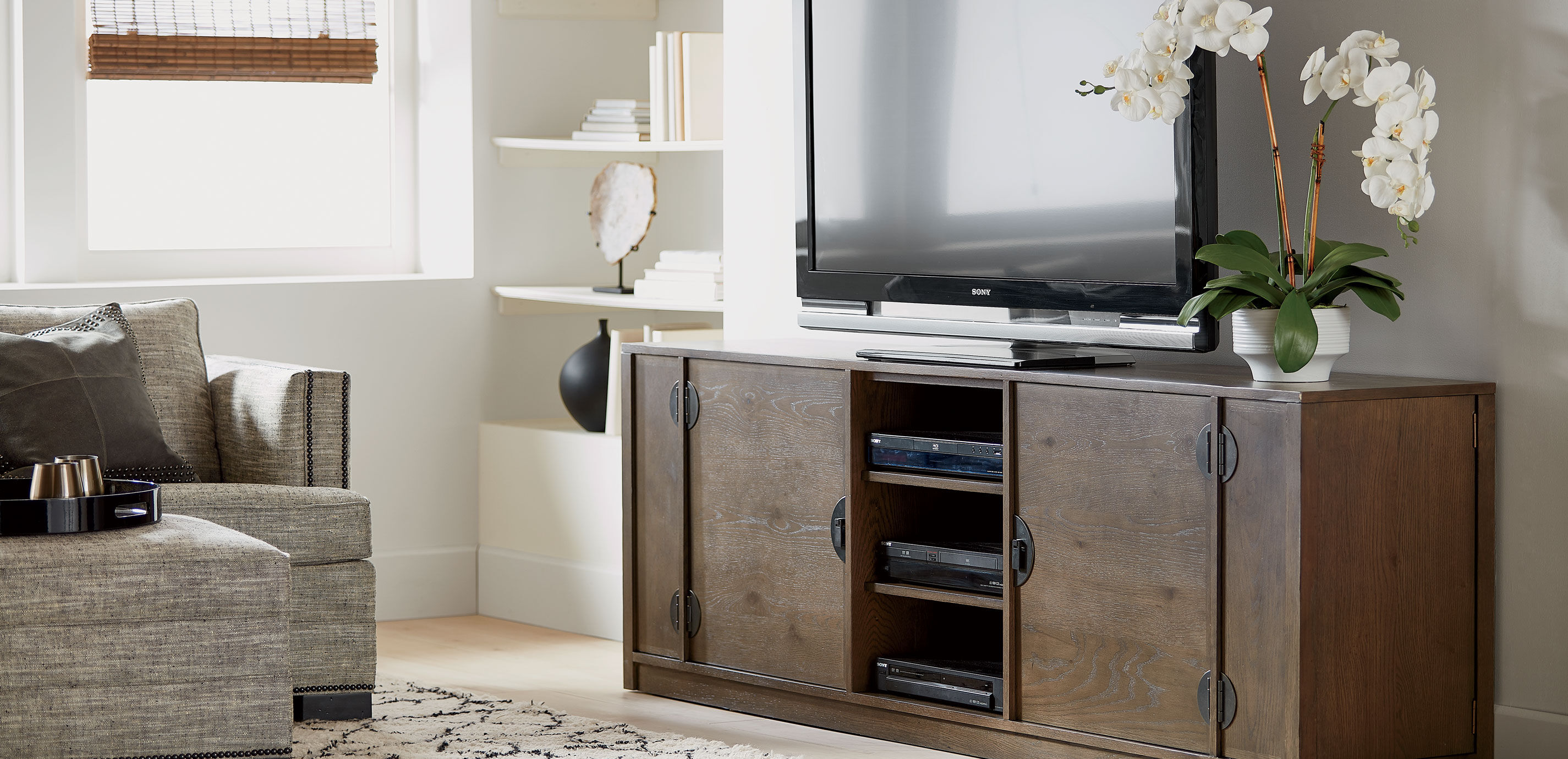 Parry Large Media Media Ethan Allen