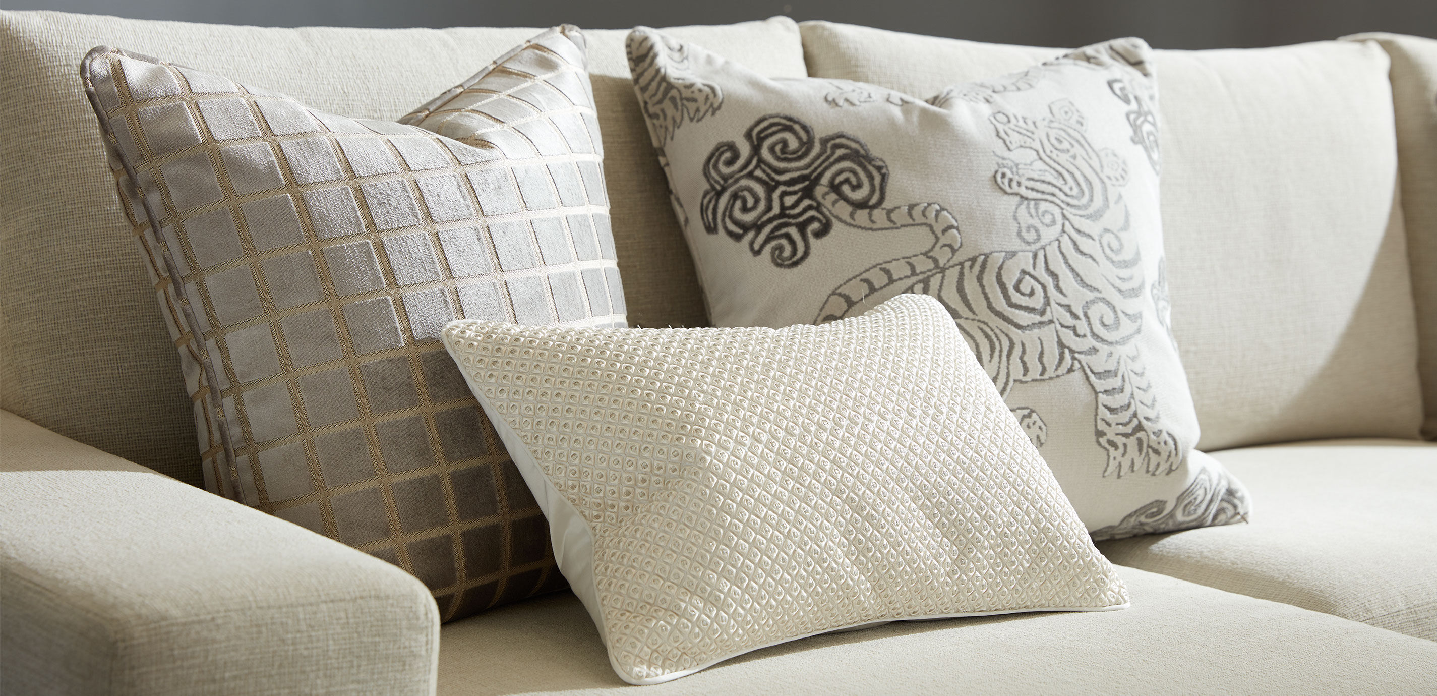 Embroidered Knot Lumbar Pillow_4