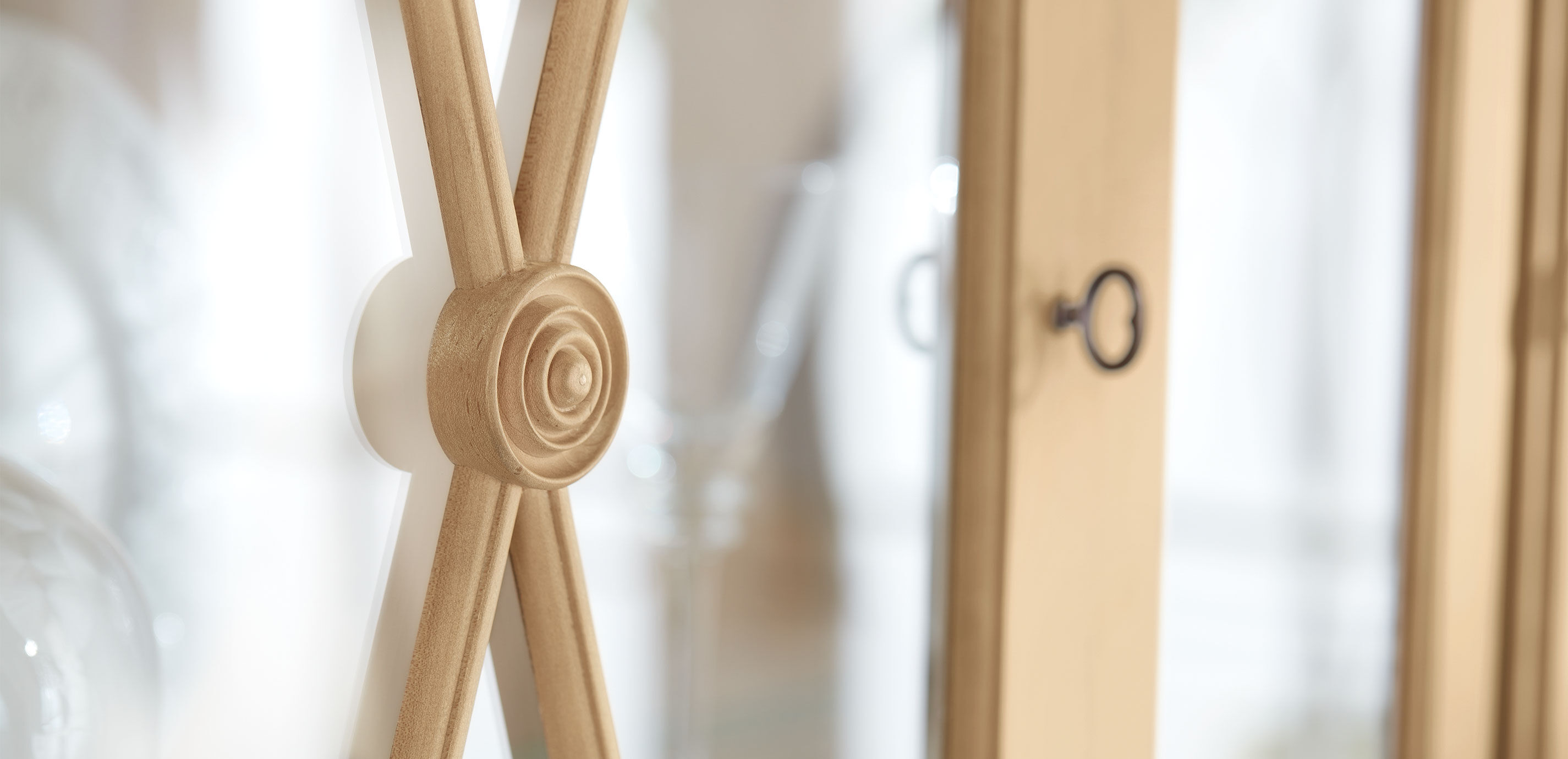 Davos Tall Display Cabinet with Glass Doors_9