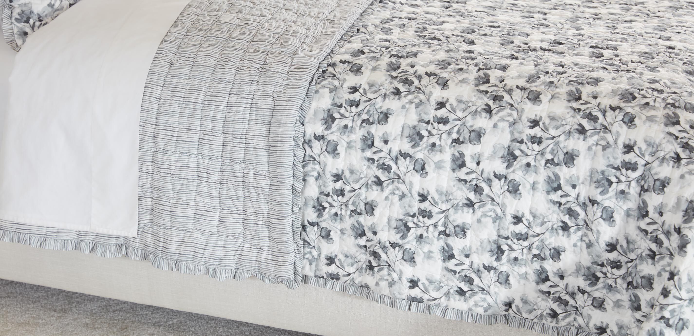 Watercolor Floral Reversible Quilt and Shams Set_3