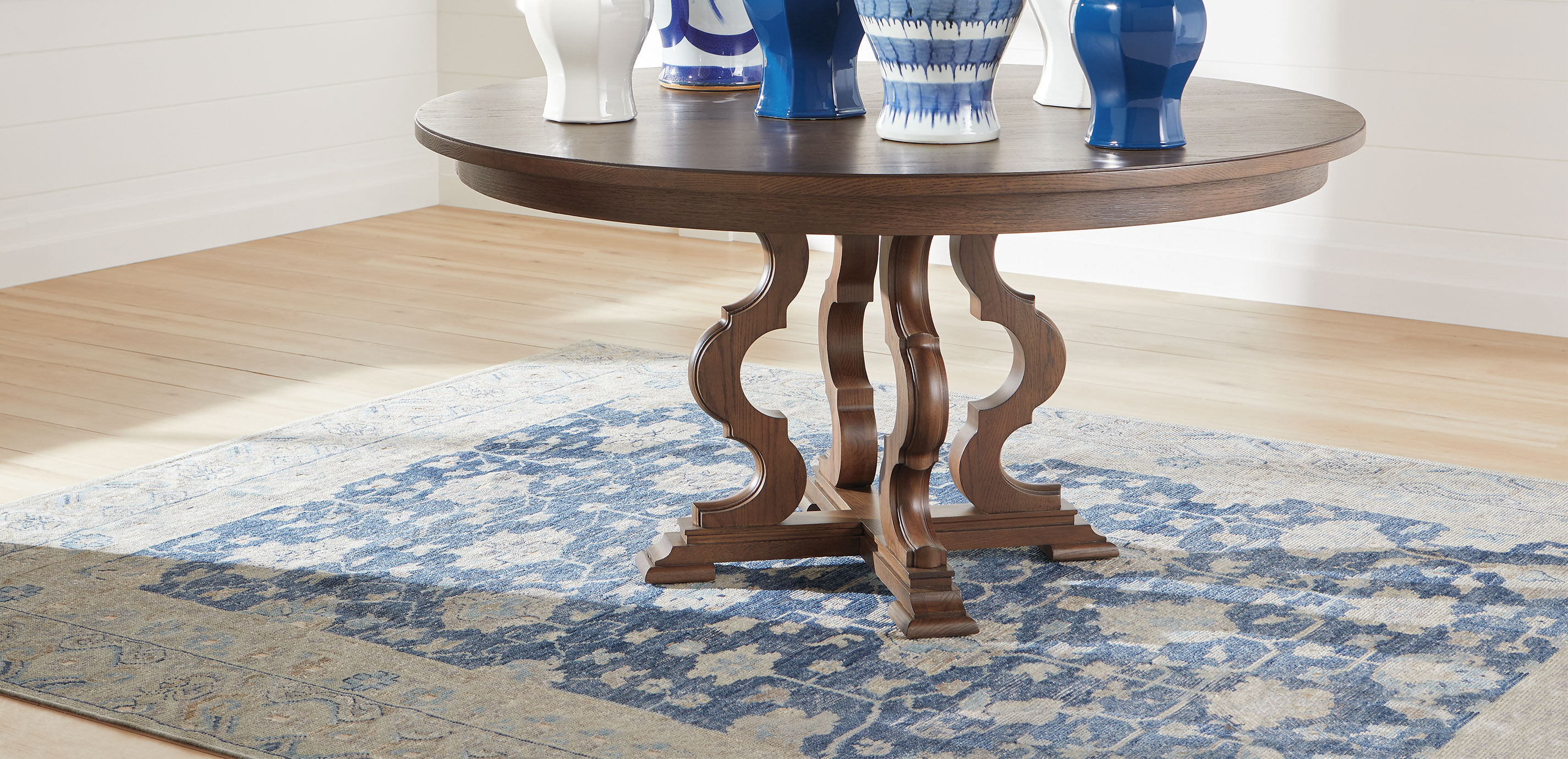Aelin Round Dining Table_10