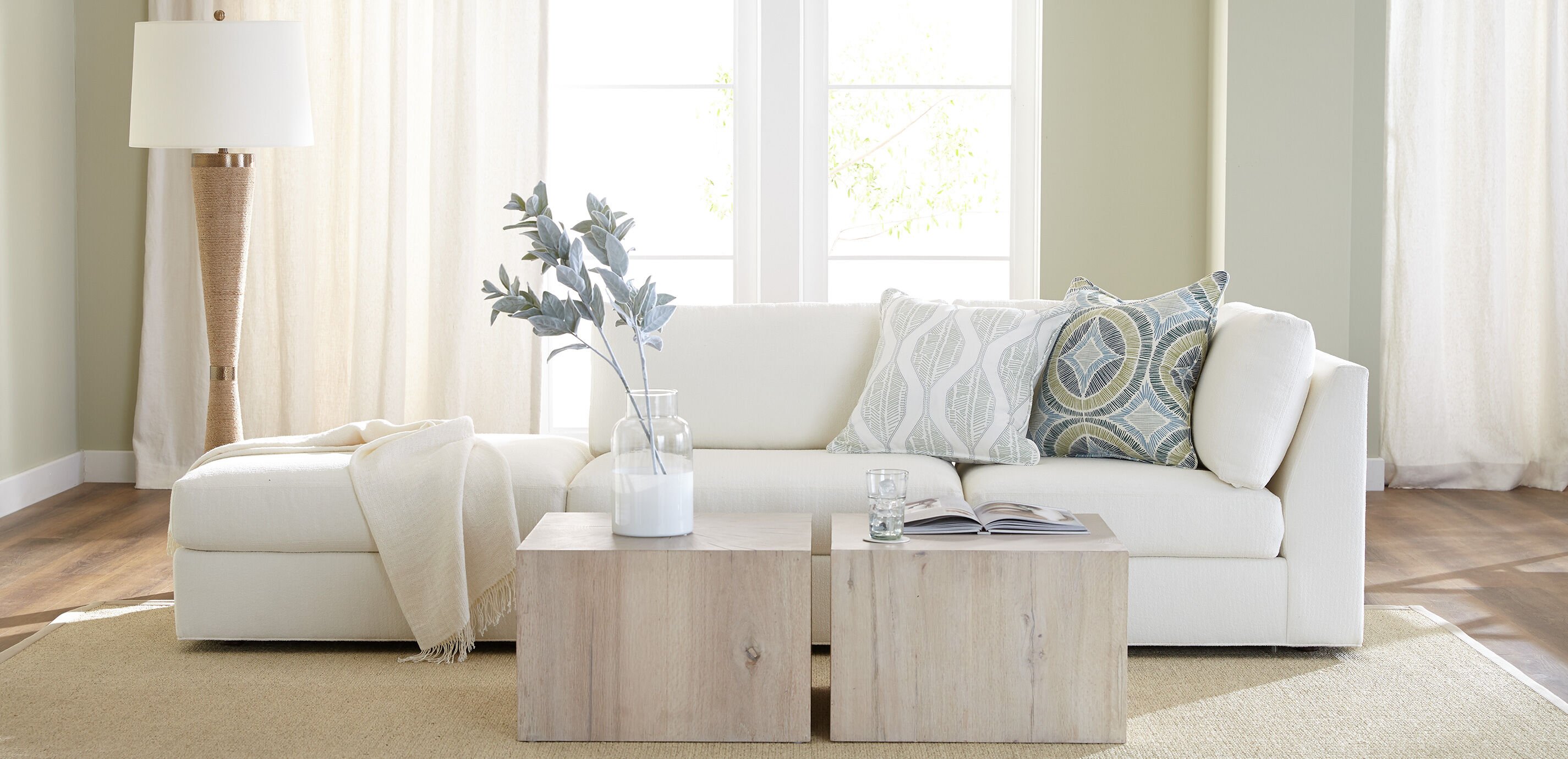 Daydreamer Modular Three-Piece Sectional_5