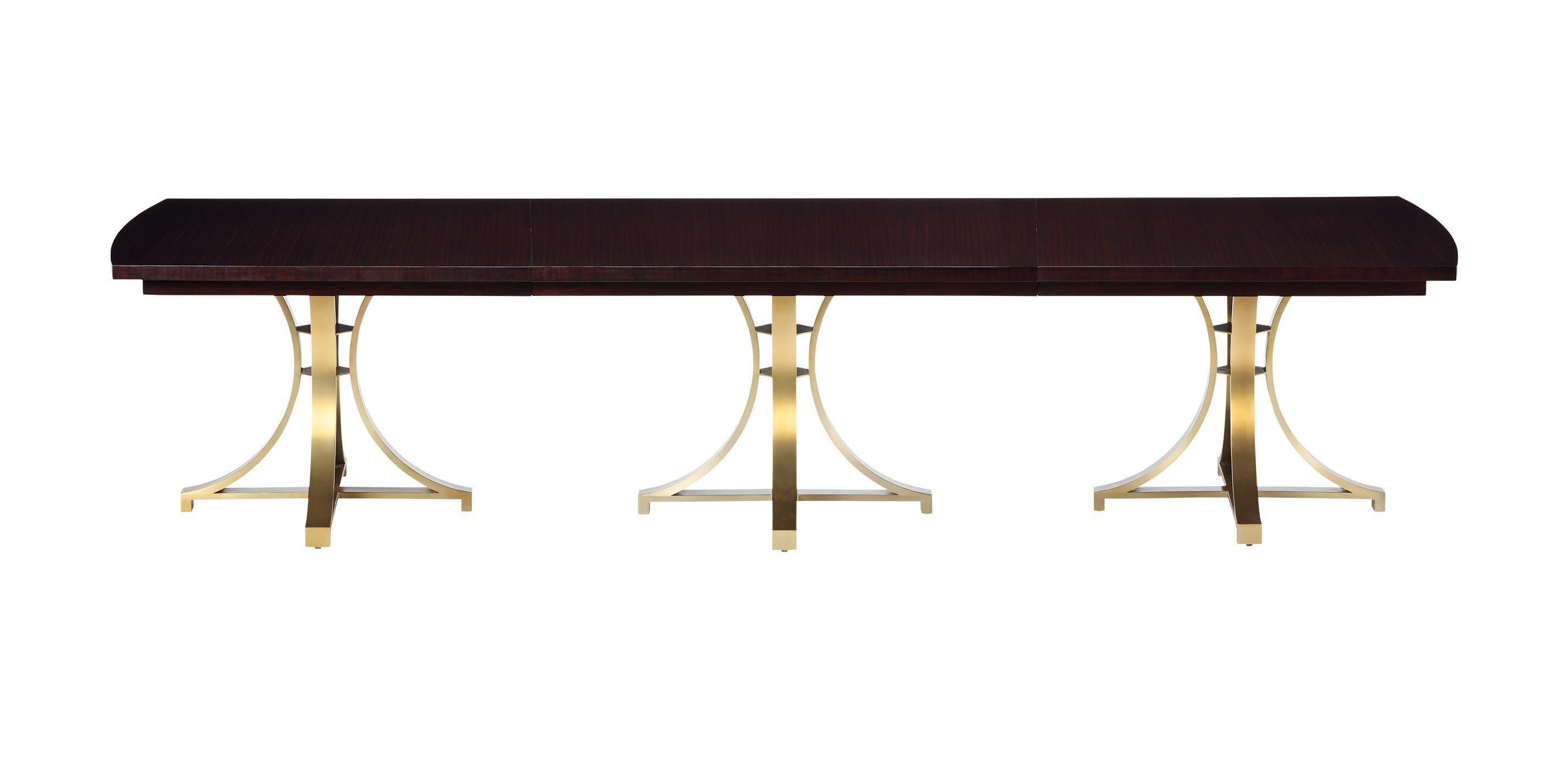 Evansview Grand Dining Table