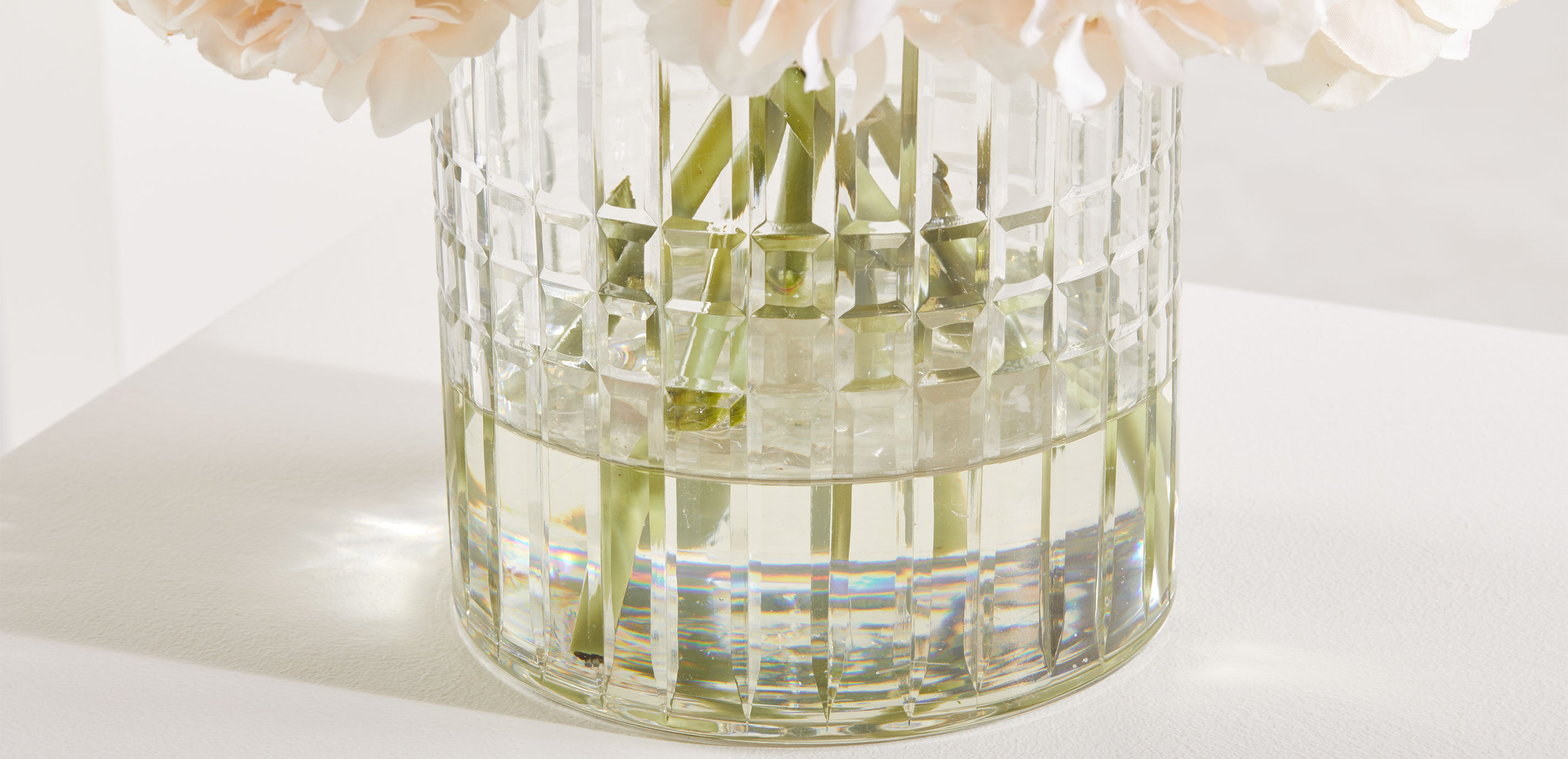 Hydrangea Bouquet in Cut-Glass Vase_7