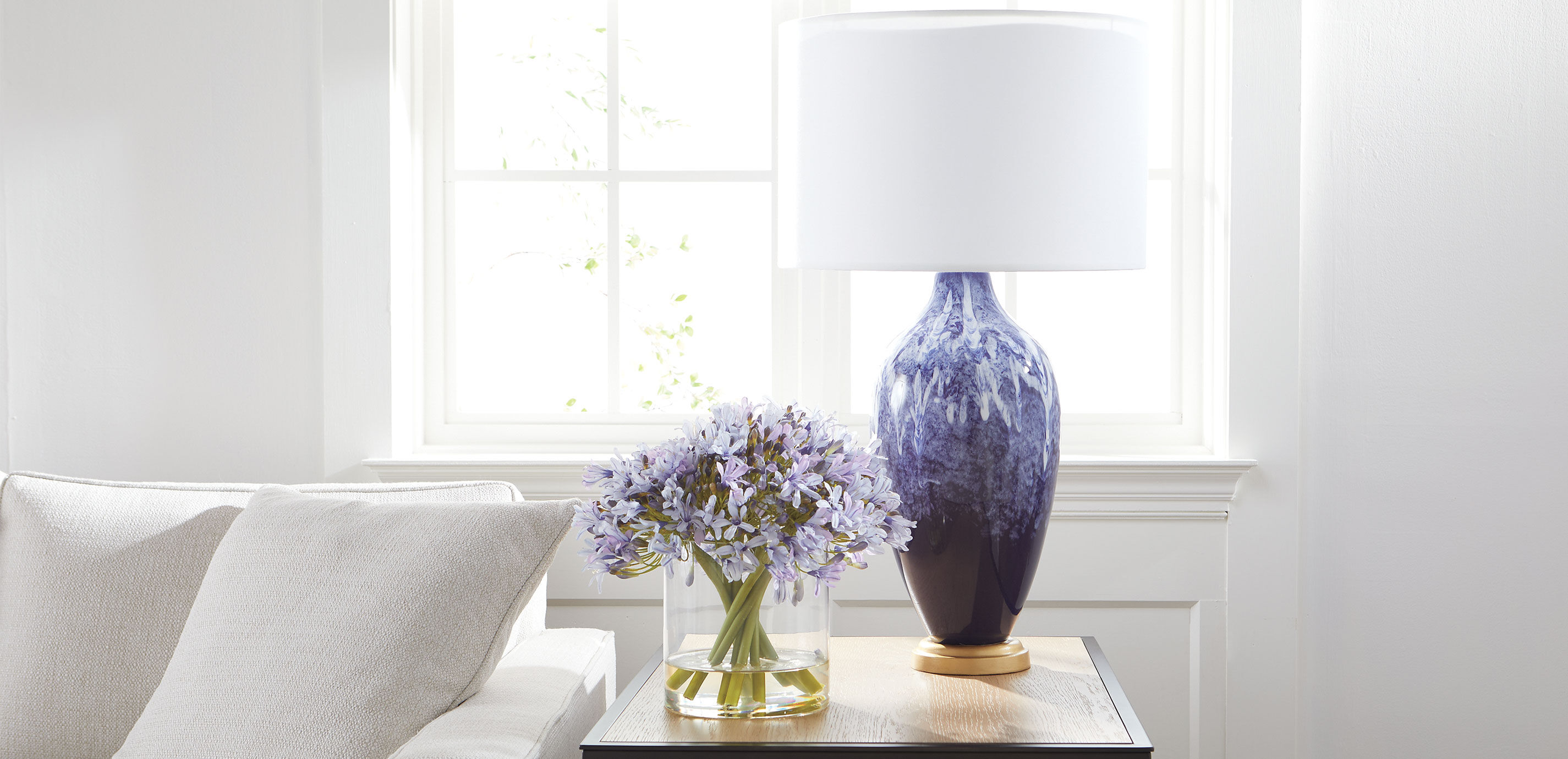 Blue Agapanthus Bouquet in Cylinder Vase_8