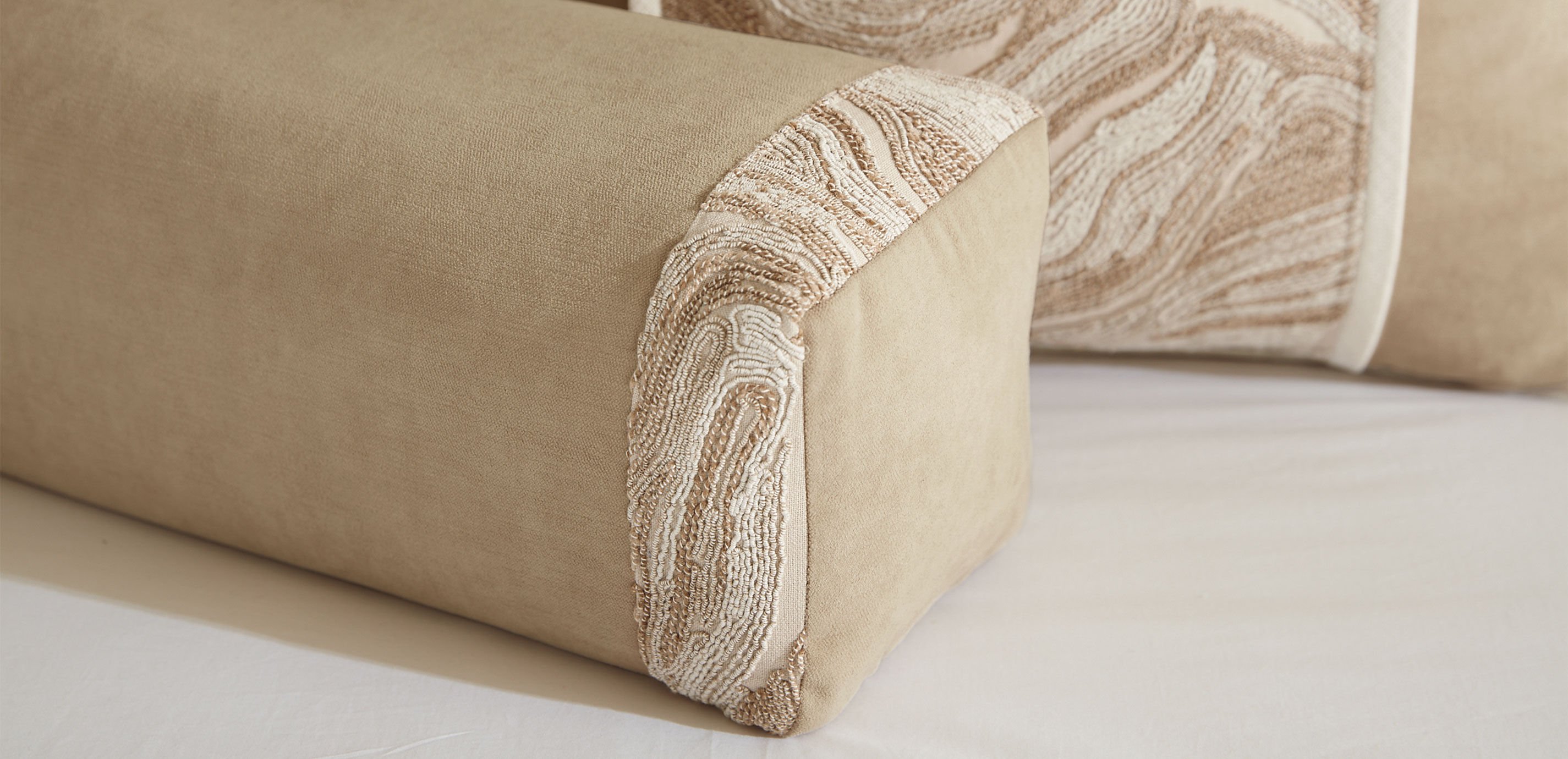 Sauri Box Bolster Pillow_3