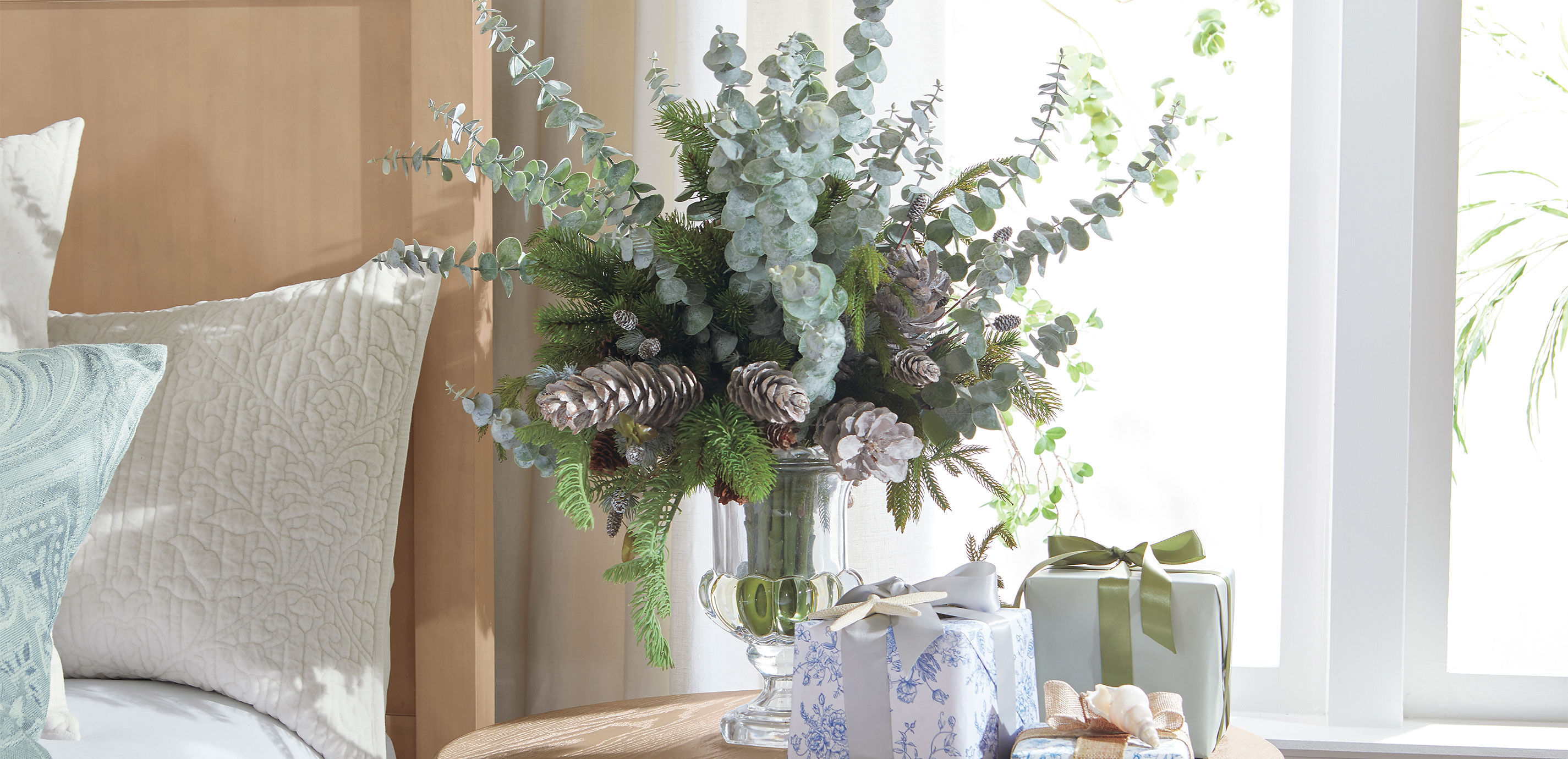 Evergreen & Eucalyptus Holiday Centerpiece_5