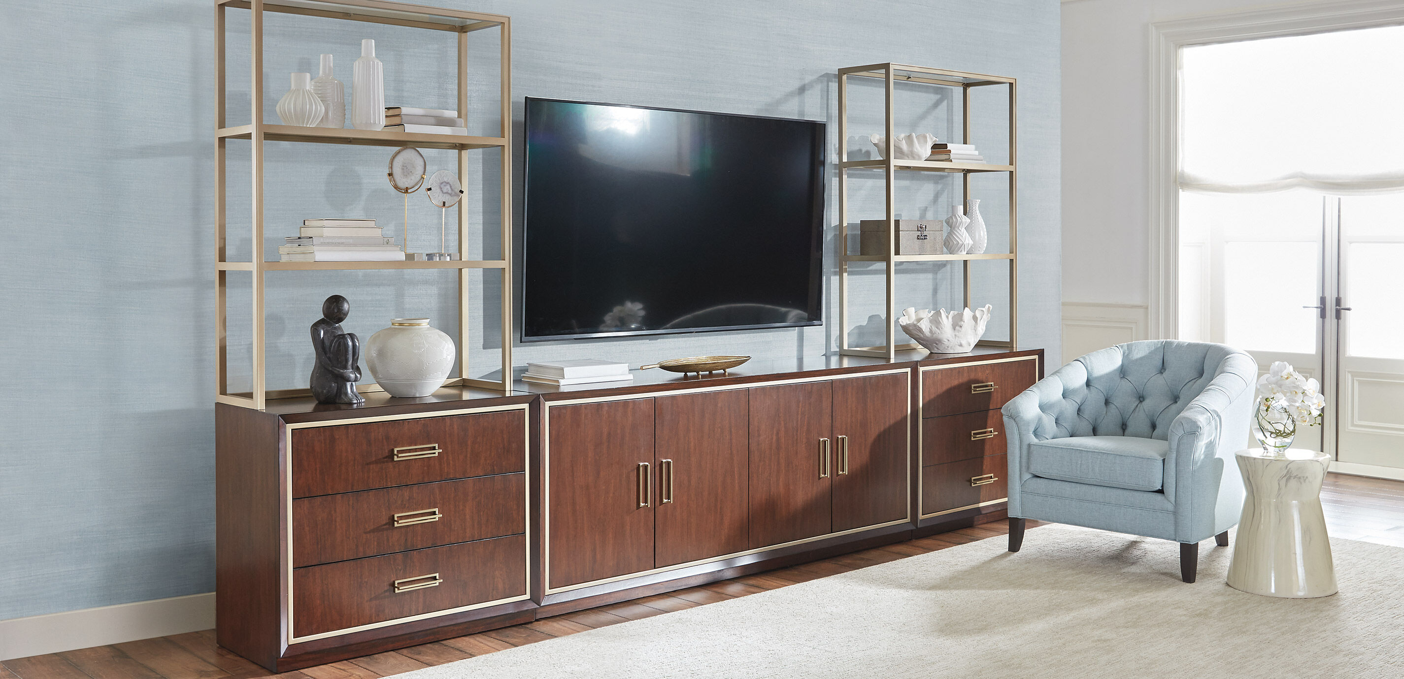 Faraday Classic Three-Drawer Cabinet with Hutch_8