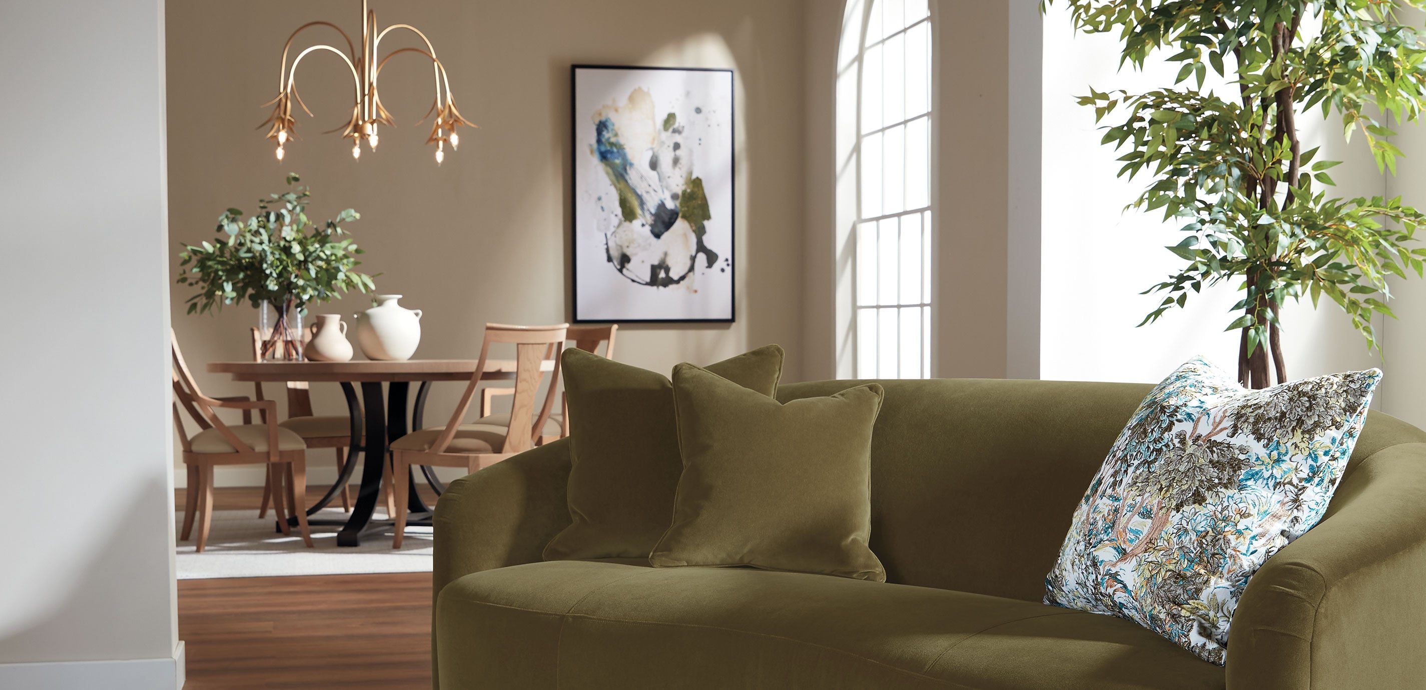 Evansview Round Dining Table_11