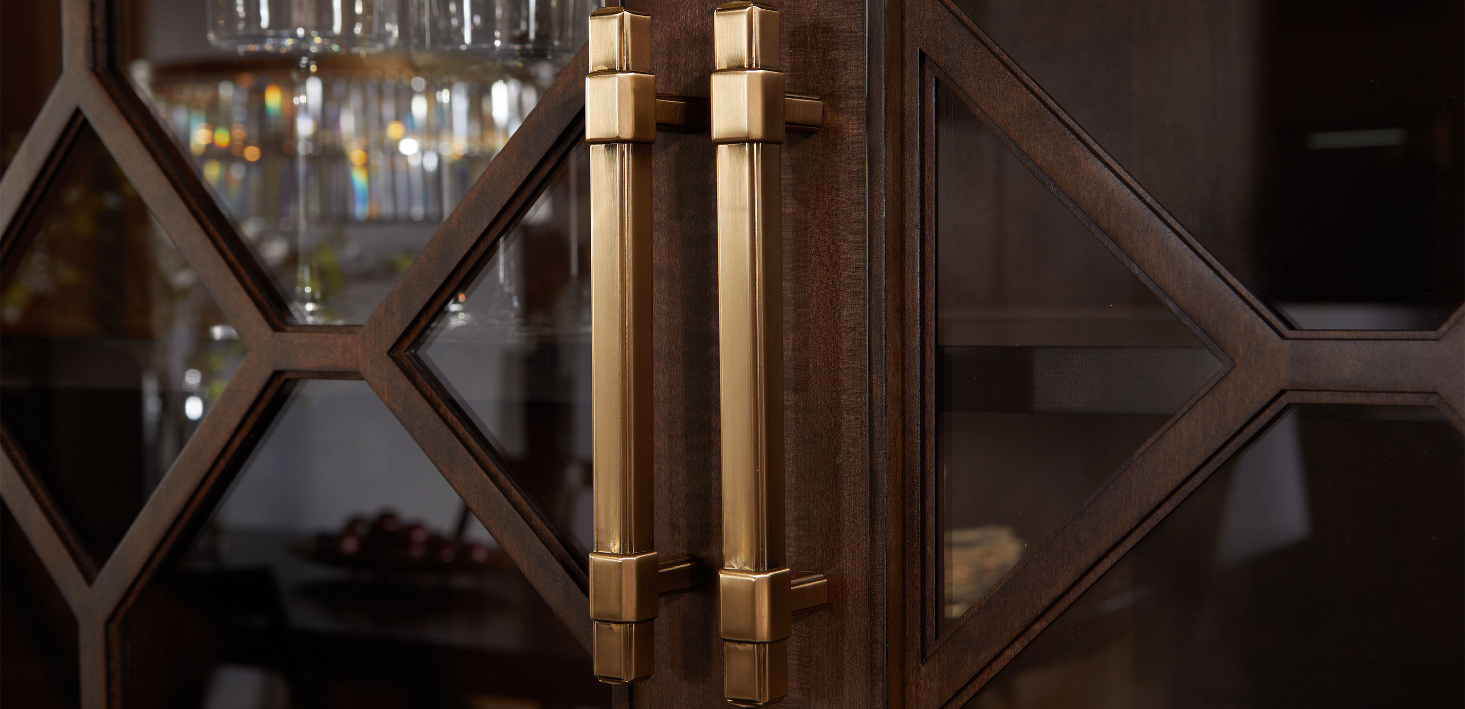 Tristan Display Cabinet_16