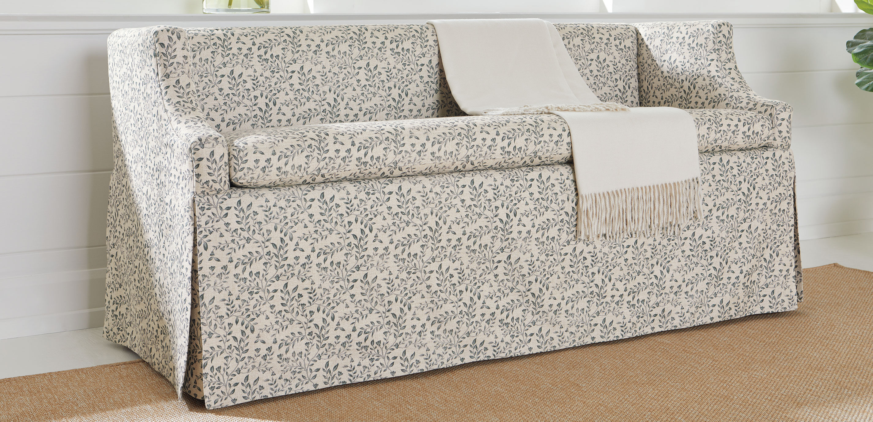 Samira Skirted Bench_6