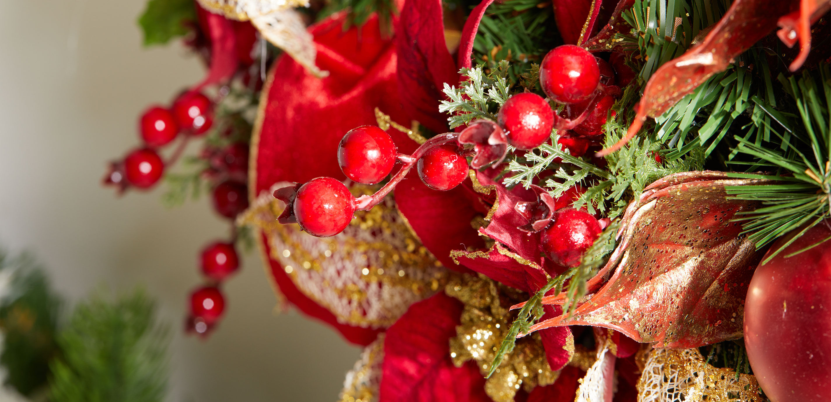 28" Red Poinsettia Holiday Wreath_6