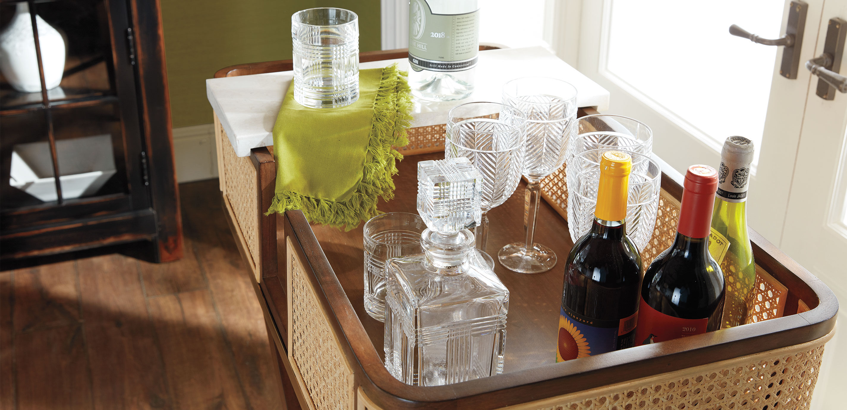 Lamontagne Natural Cane Bar Stand_13