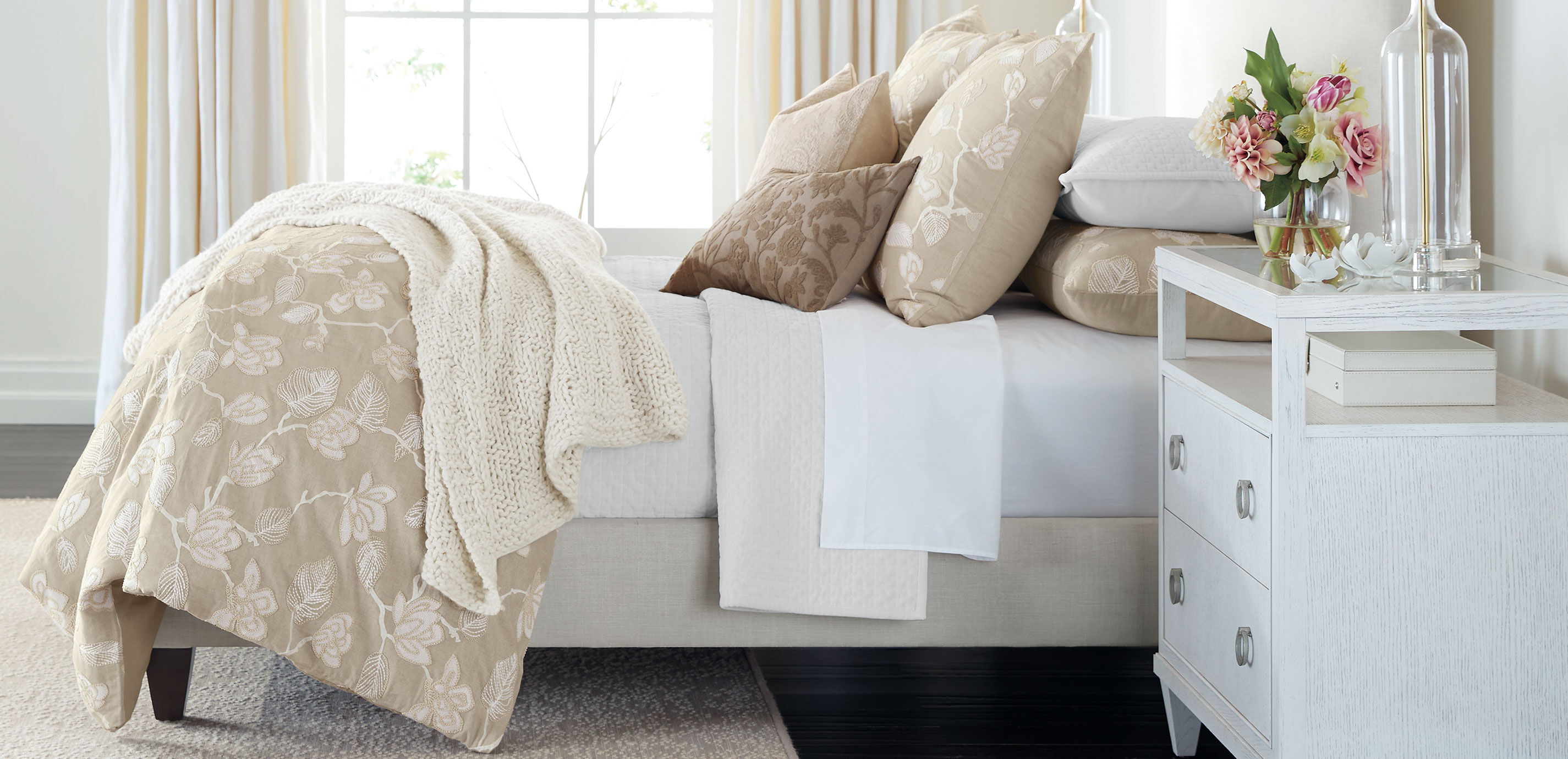 Linen-Blend Floral Embroidered Duvet Cover and Shams Set, Natural_8