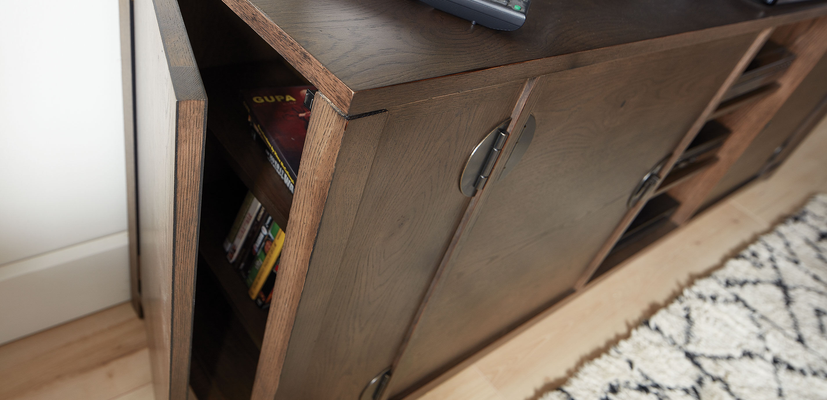 Parry Large Media Media Ethan Allen