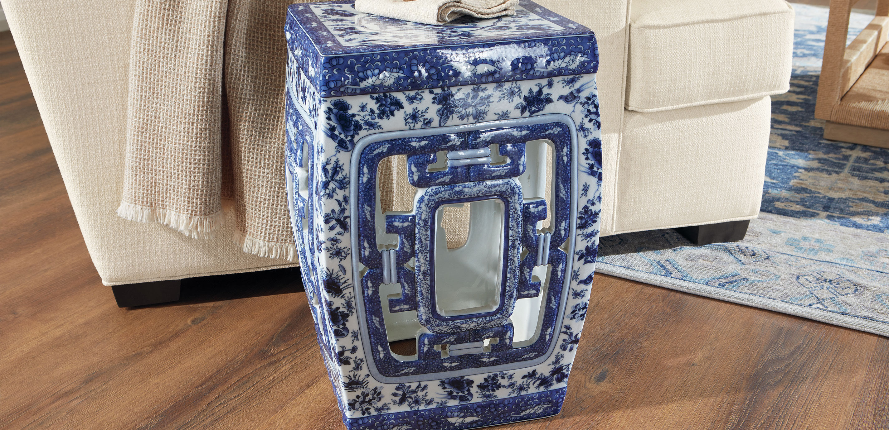 Pierced Garden Seat_4