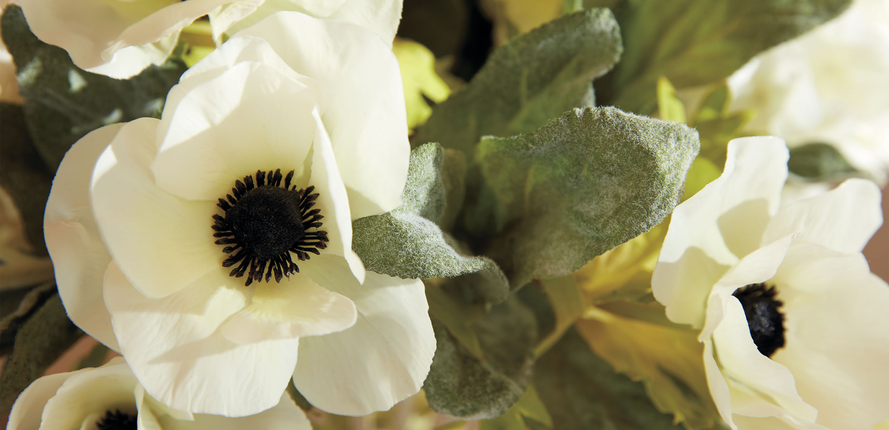 White Mixed Floral Centerpiece in Oval Vase_5