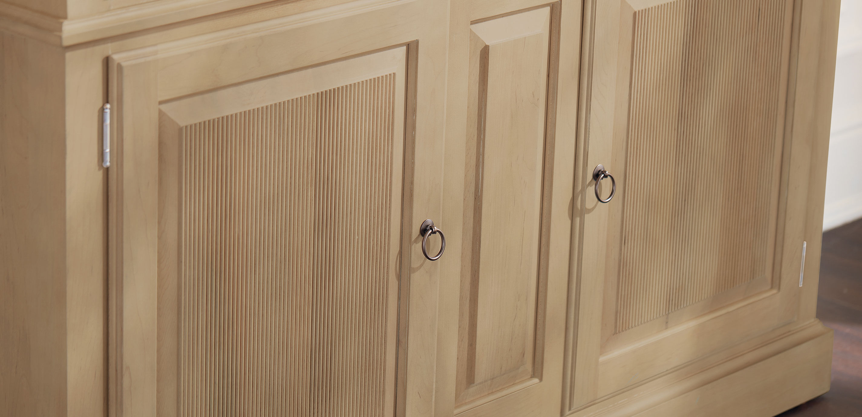 Davos Tall Display Cabinet with Glass Doors_11