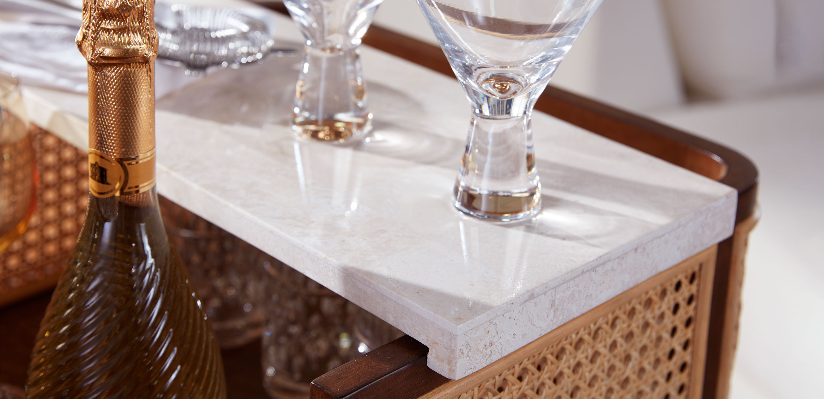 Lamontagne Natural Cane Bar Stand_11