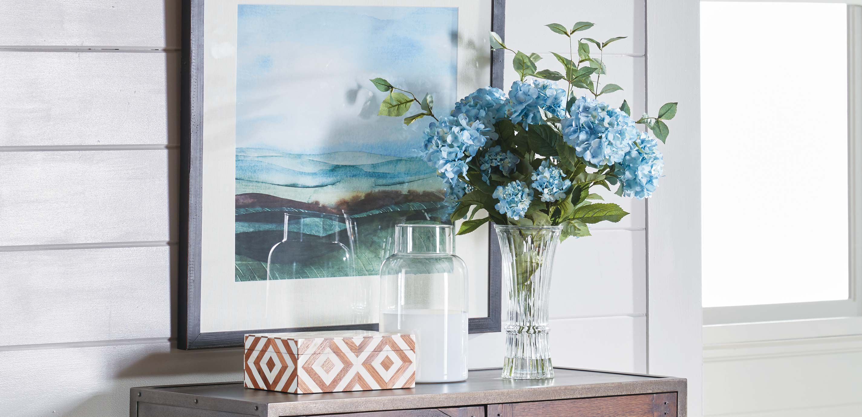 Blue Hydrangeas in Glass Vase_3