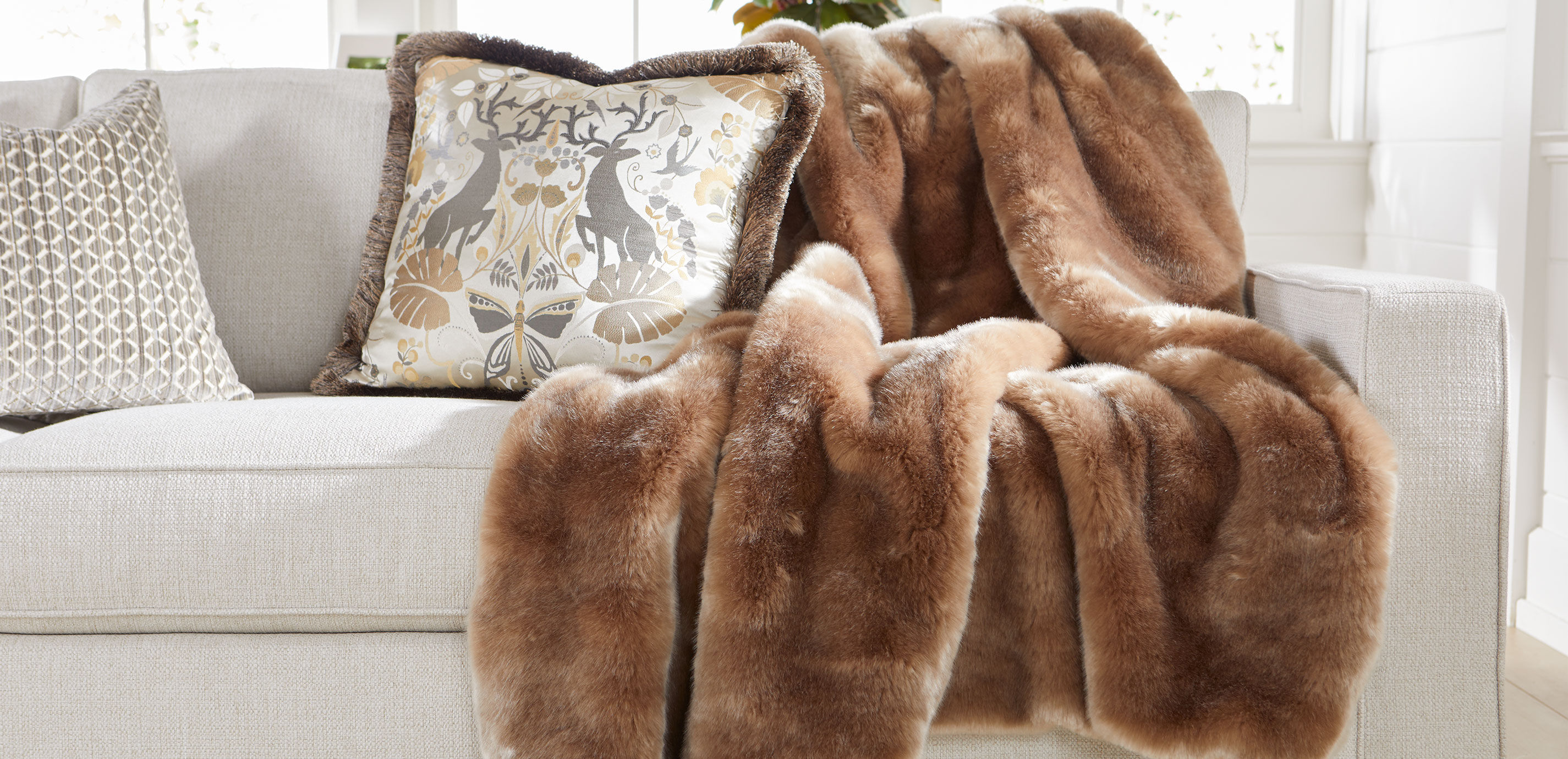 Flora and Fauna Jacquard Pillow_6