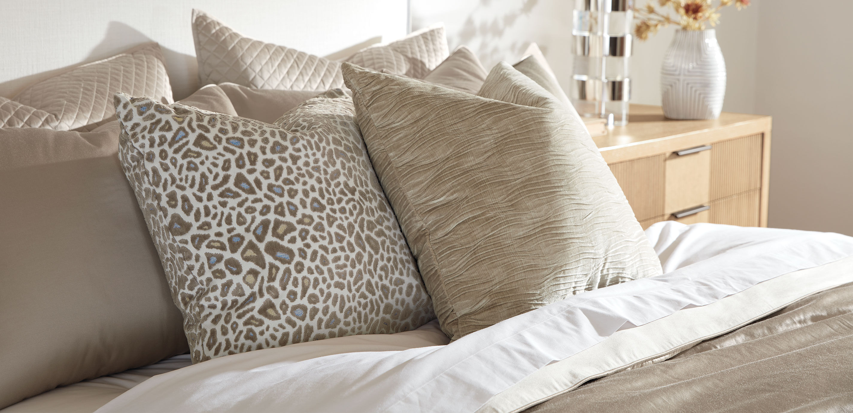 Leopard Cut-Velvet Pillow_3