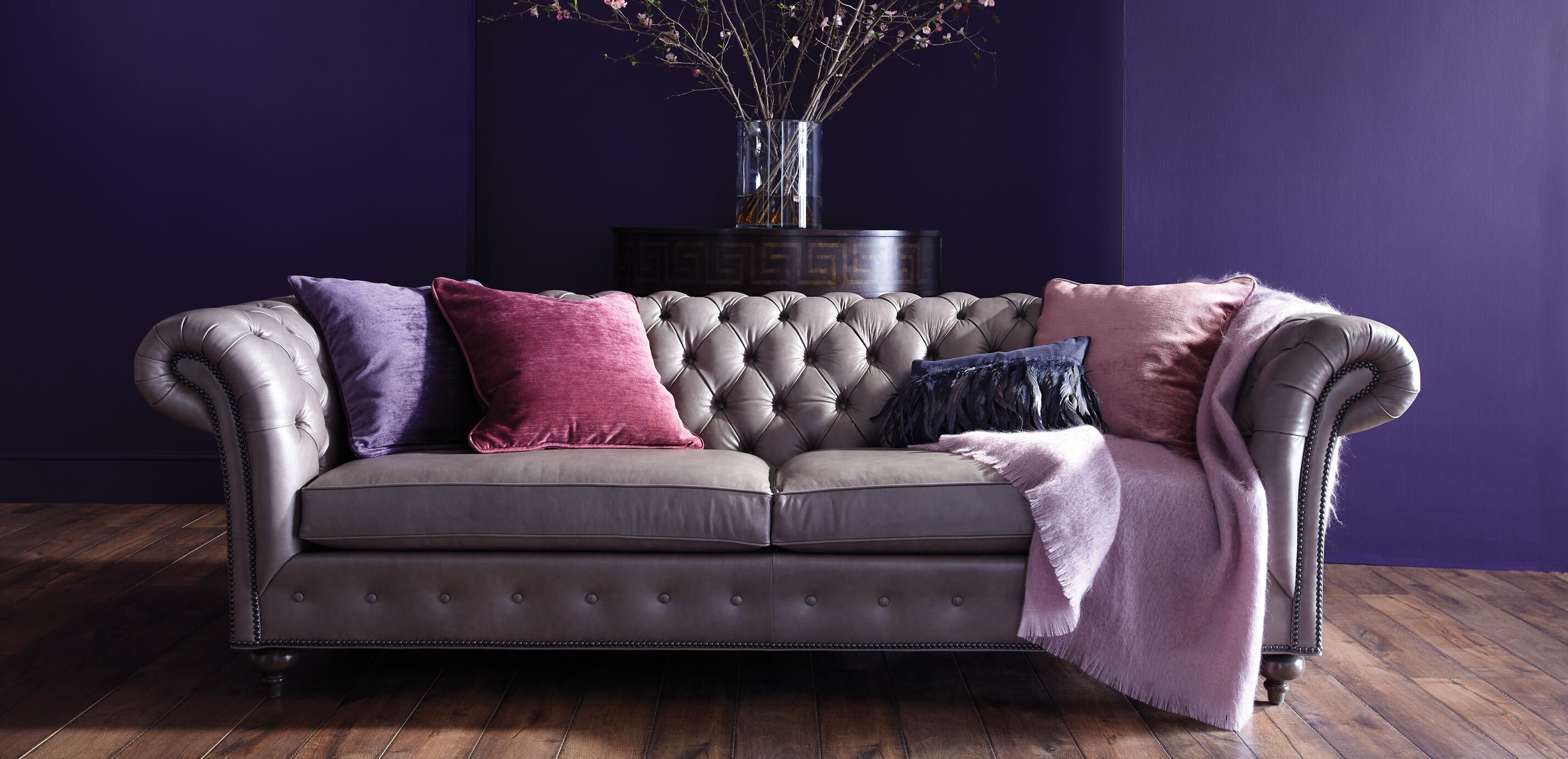 Mansfield Small Scale Sofa_3