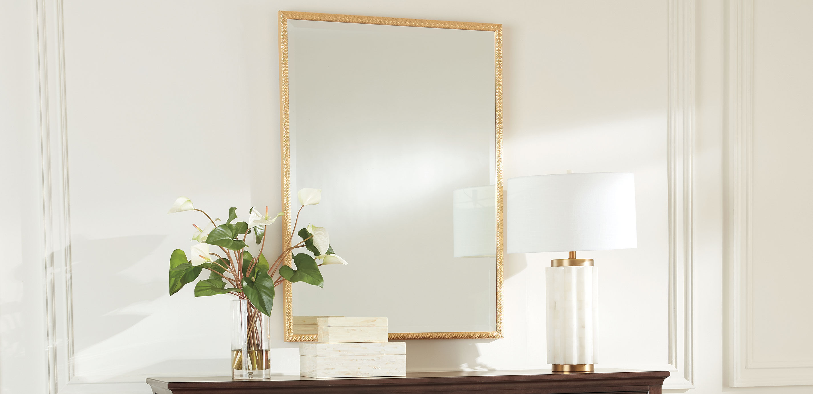 Tropical Anthurium Bouquet in Glass Vase_5