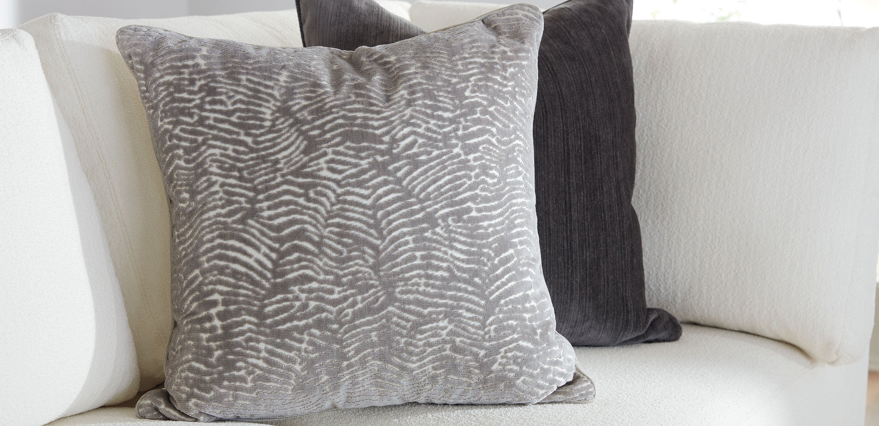 Cut Velvet Pillow, Silver_2