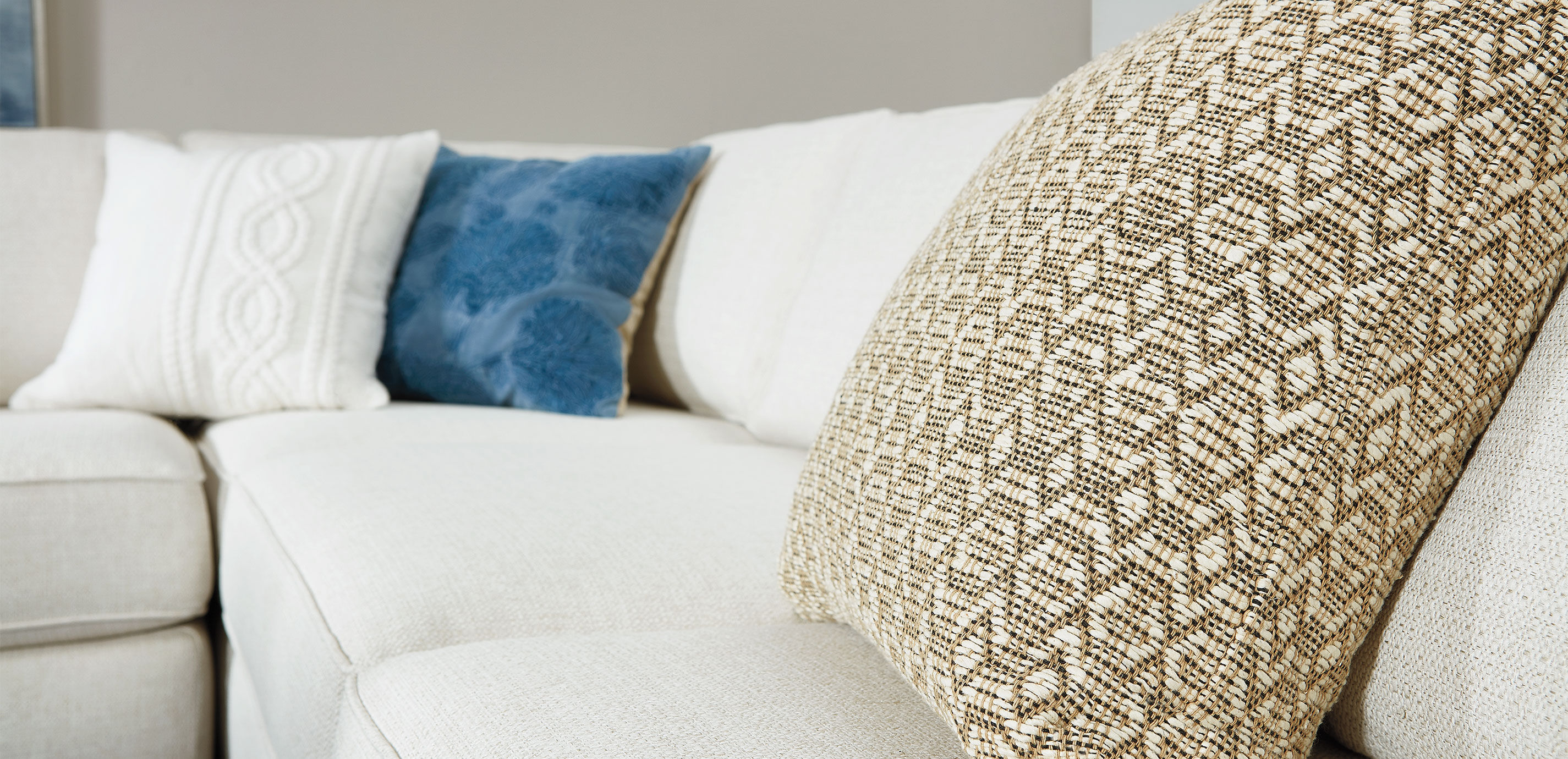 Woven Diamond Pillow_1