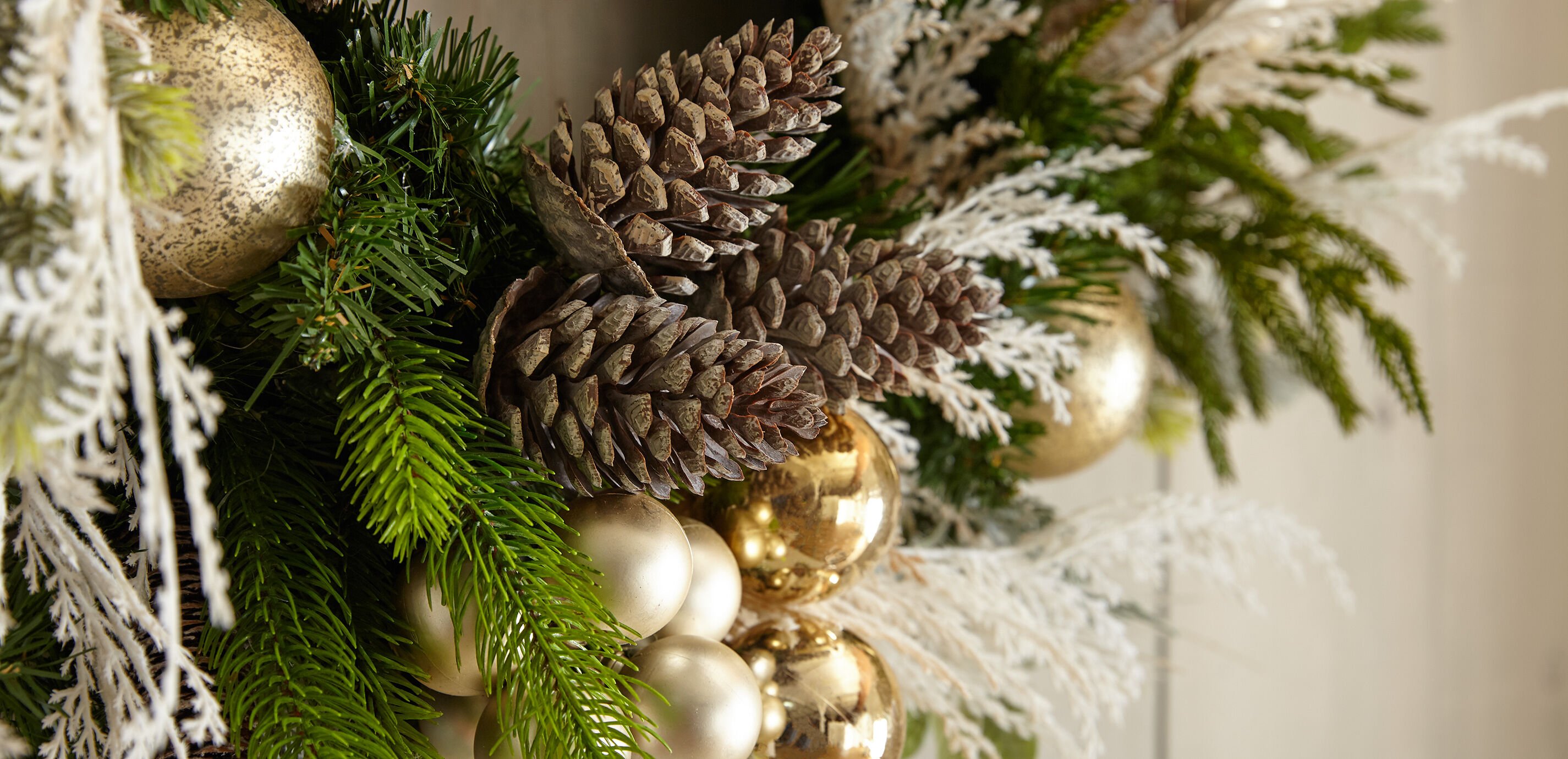 26" Champagne Holiday Wreath_5