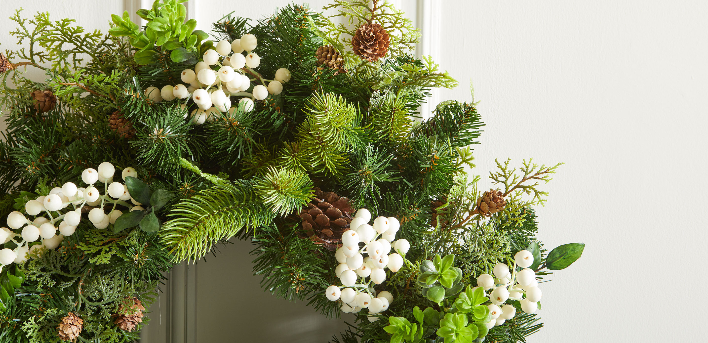 26" White Berry Winter Wreath_6