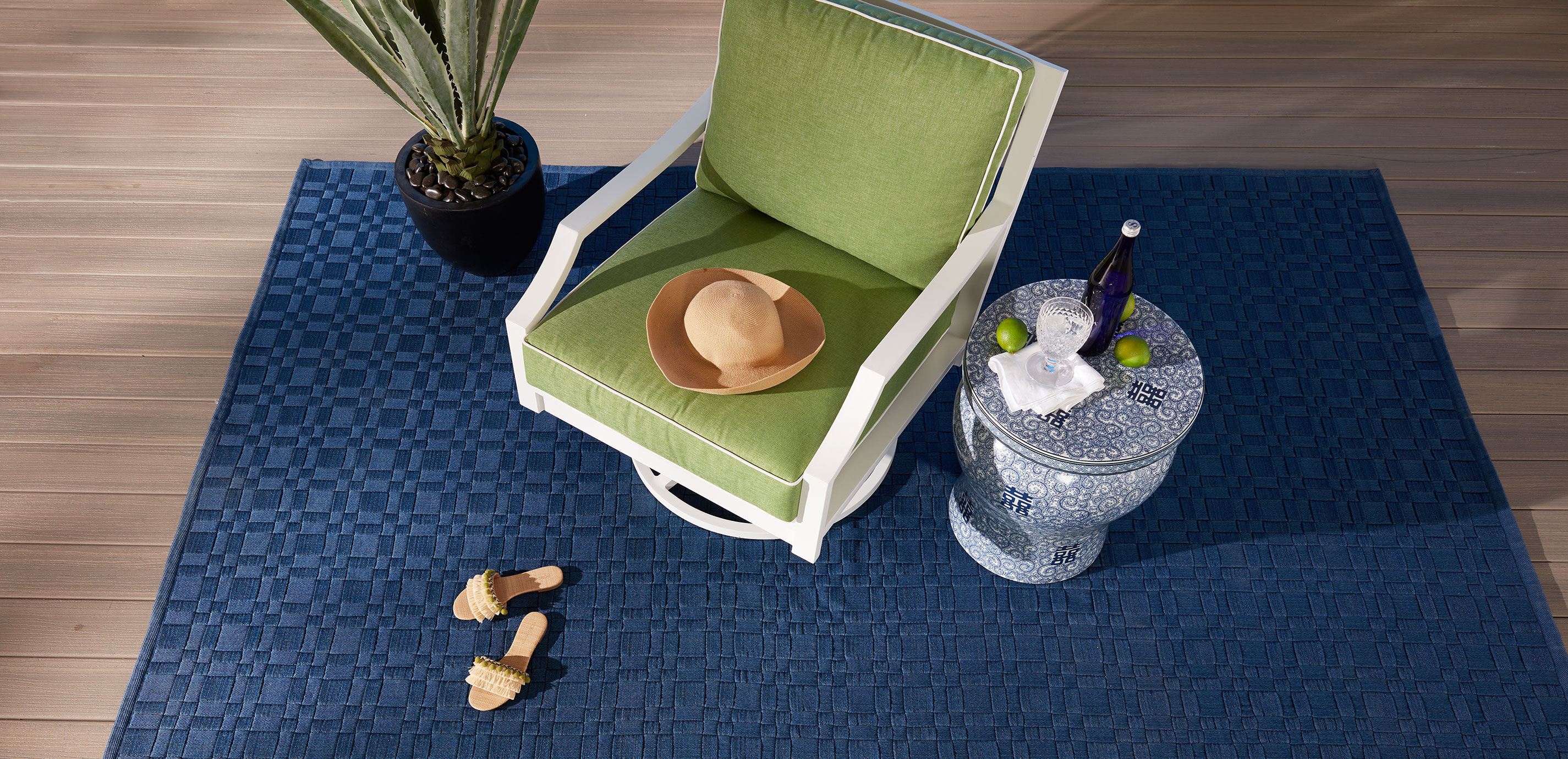 Blue and White Garden Stool_5