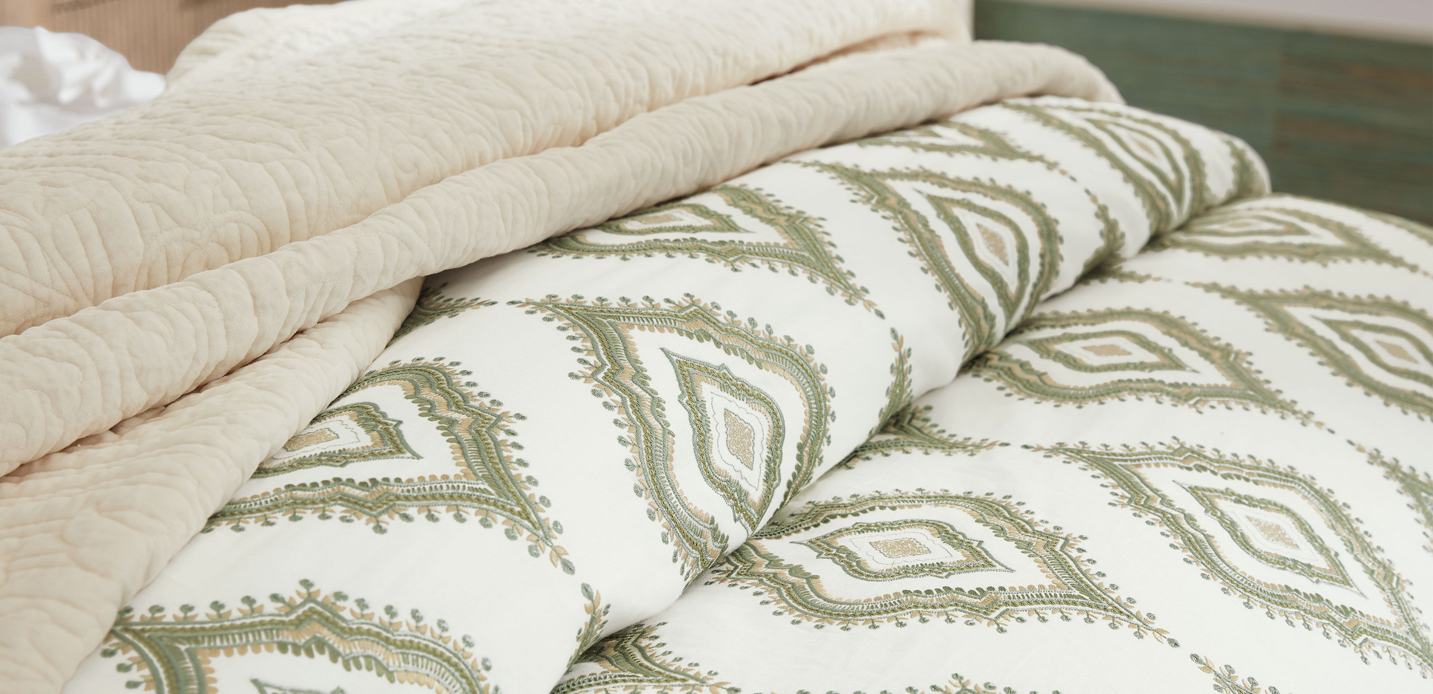 White & Green Embroidered Duvet Cover and Shams Set_6