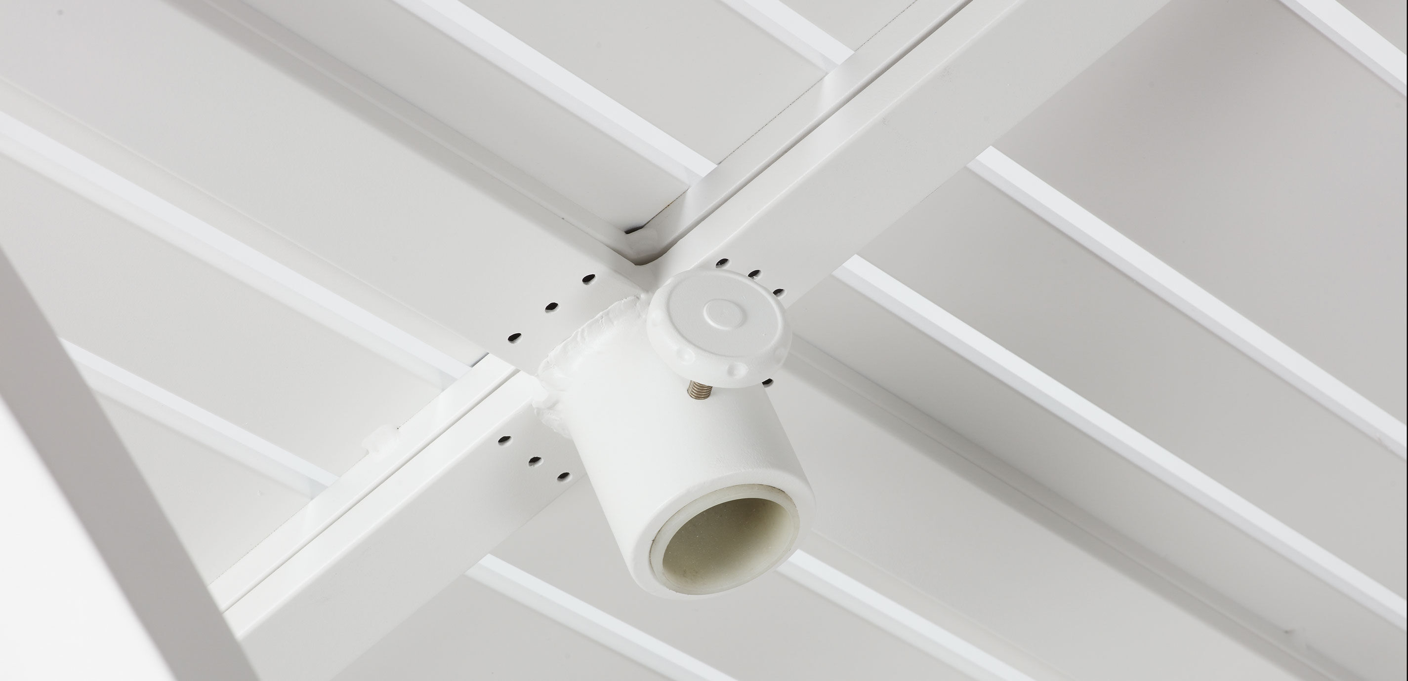 Nod Hill Round Dining Table_4