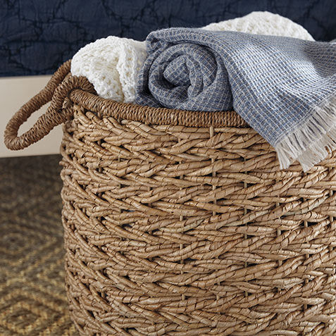 Round Seagrass Basket with Rope Handle Product Tile Hover Image 432475   NAT