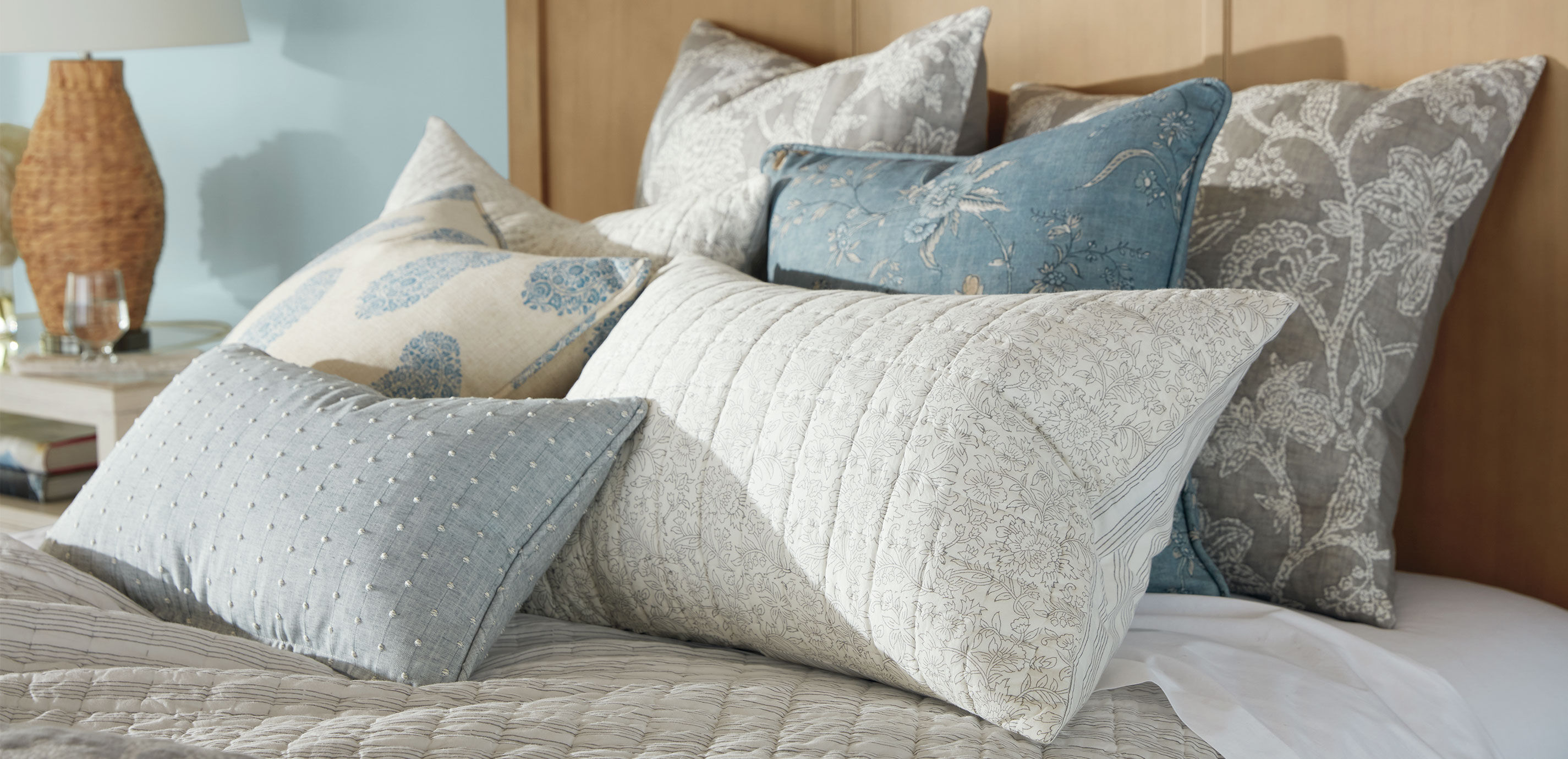 Printed Reversible Quilt and Shams Set_6