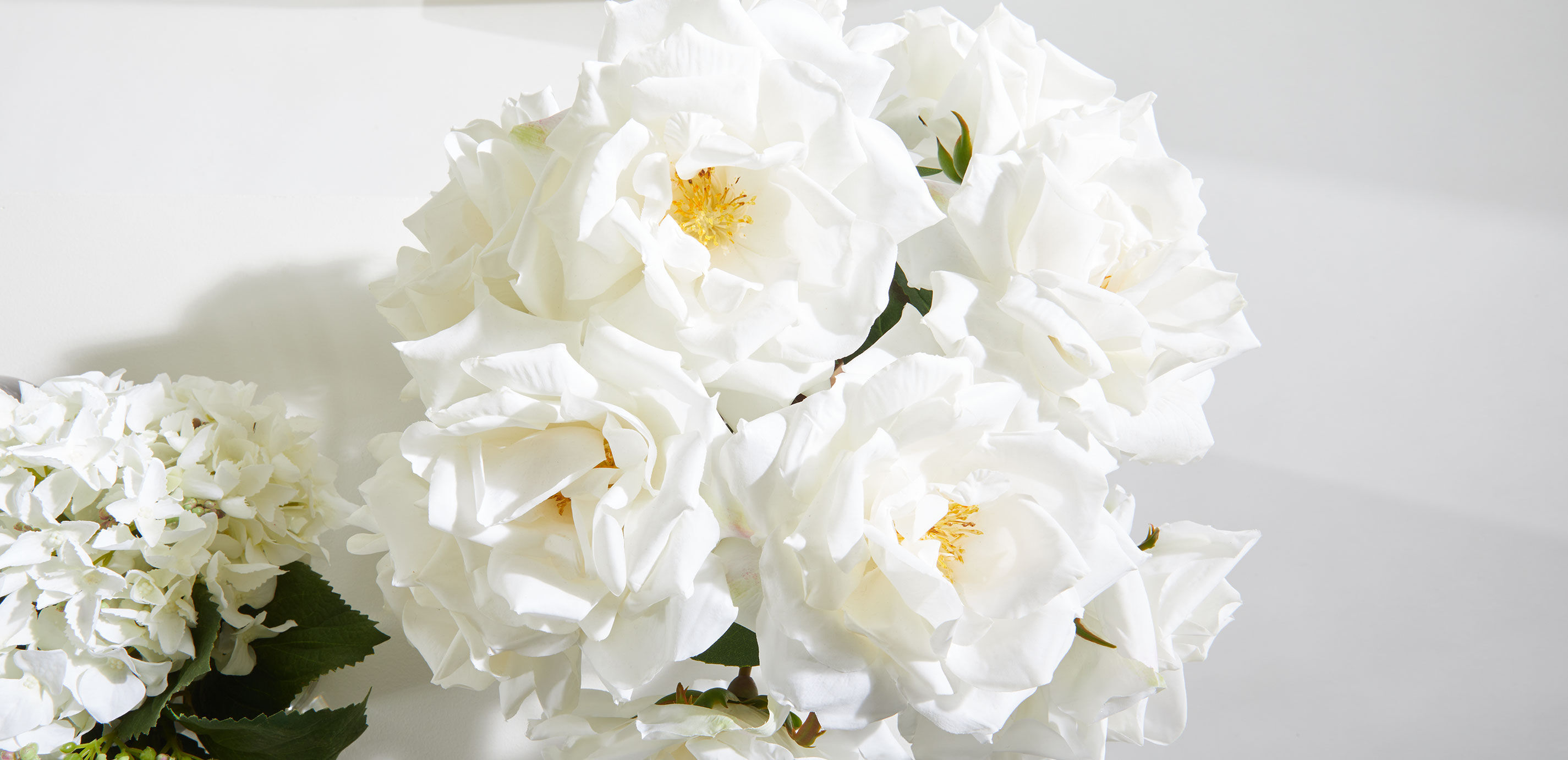 Rose Bouquet in Cylinder Vase_5